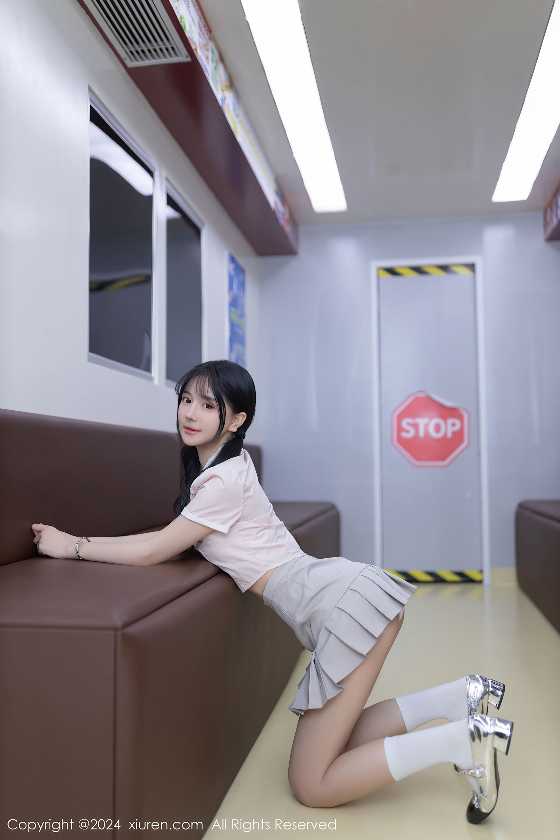 秀人网 No.8515 幼幼 地铁美腿插图5