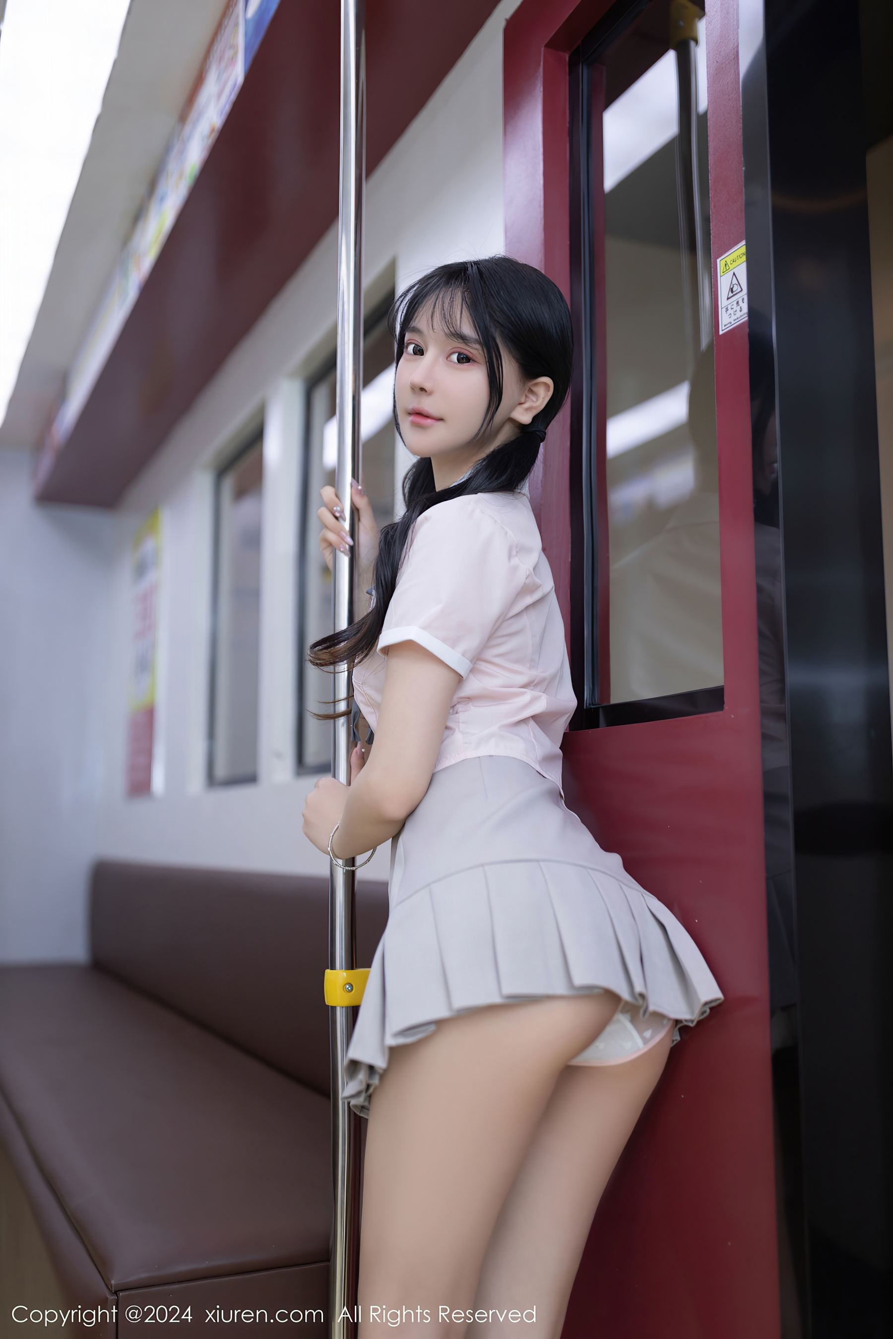 秀人网 No.8515 幼幼 地铁美腿插图9