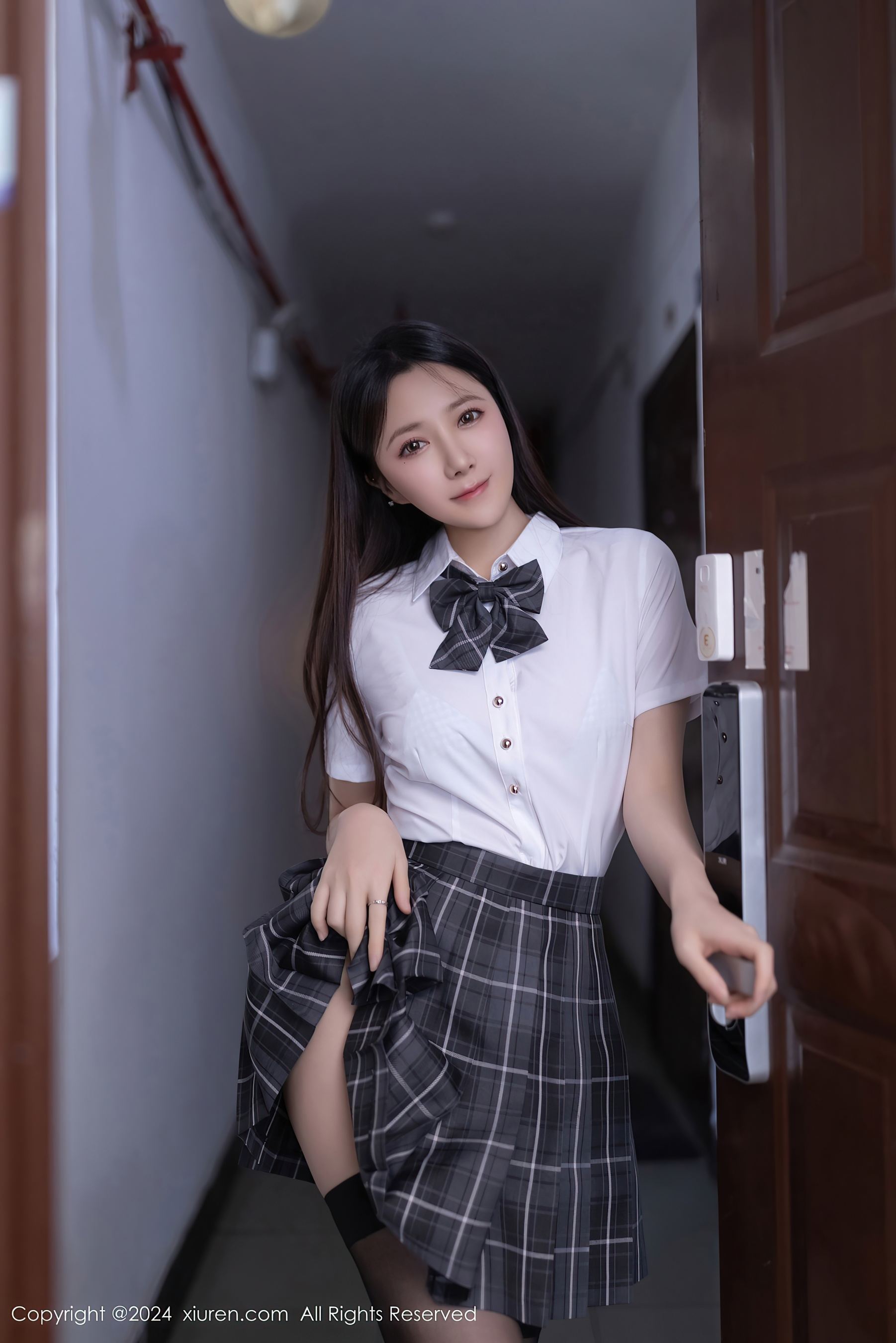 秀人网 No.8516 鱼子酱Fish 黑丝美腿插图5