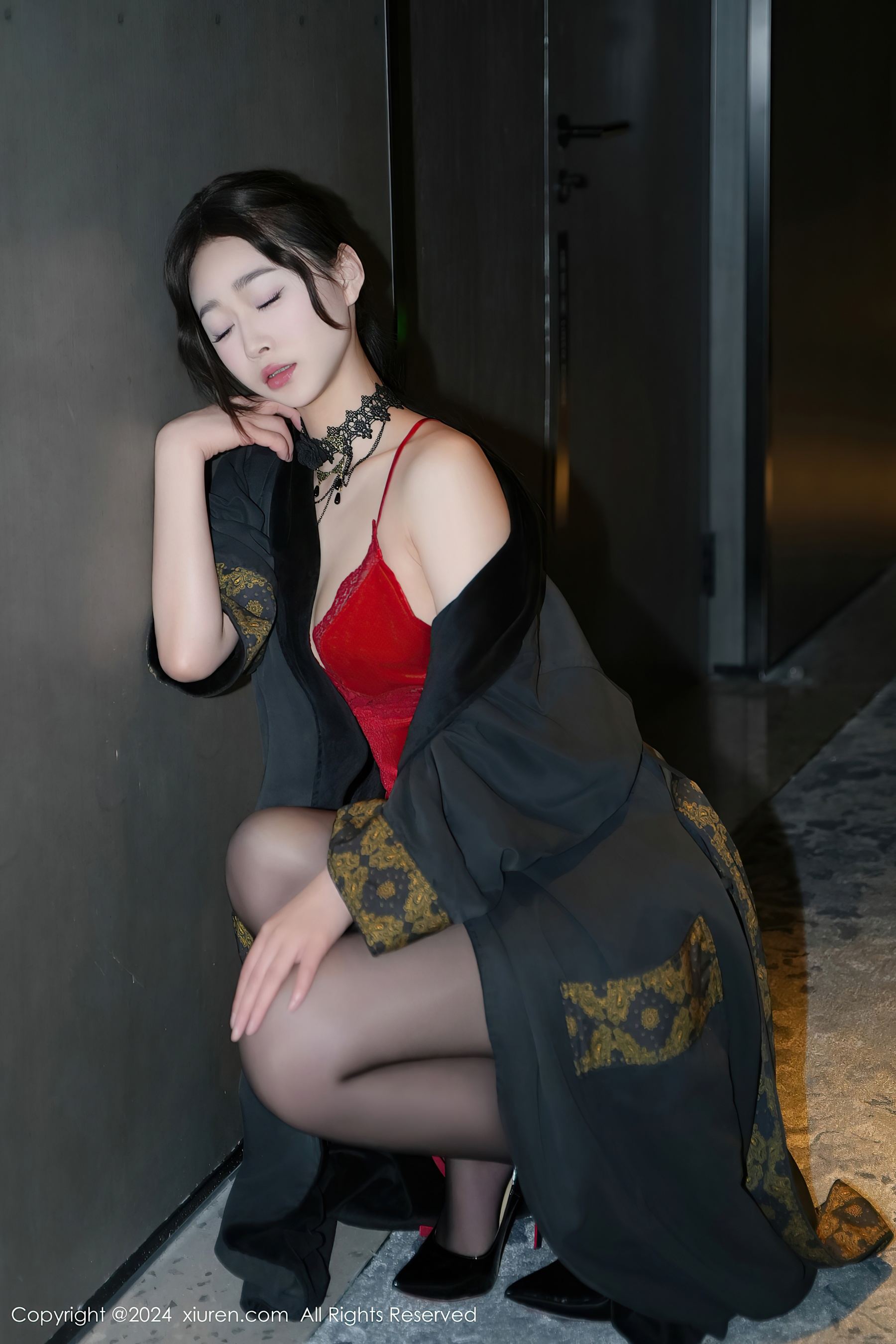 秀人网 No.8547 软糖爱喝奶 黑丝美腿插图5