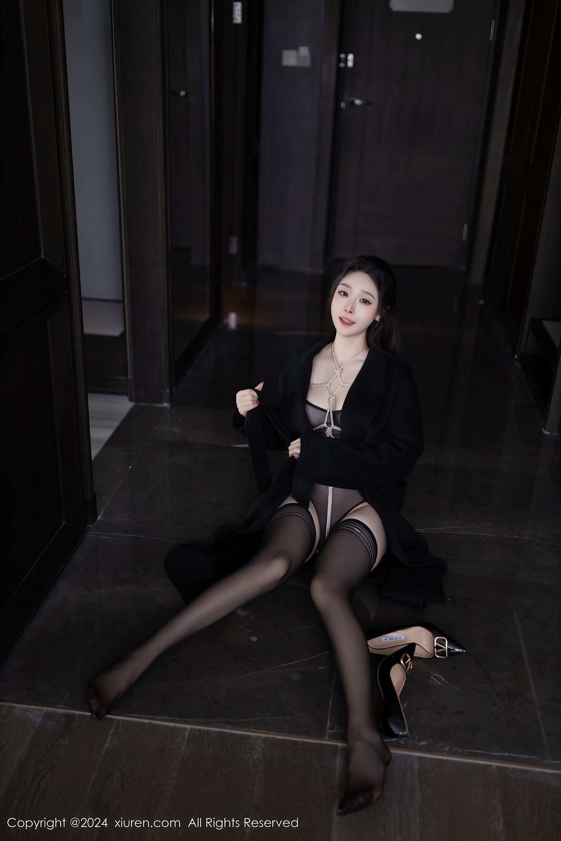 秀人网 No.8552 小逗逗 黑丝美腿插图4