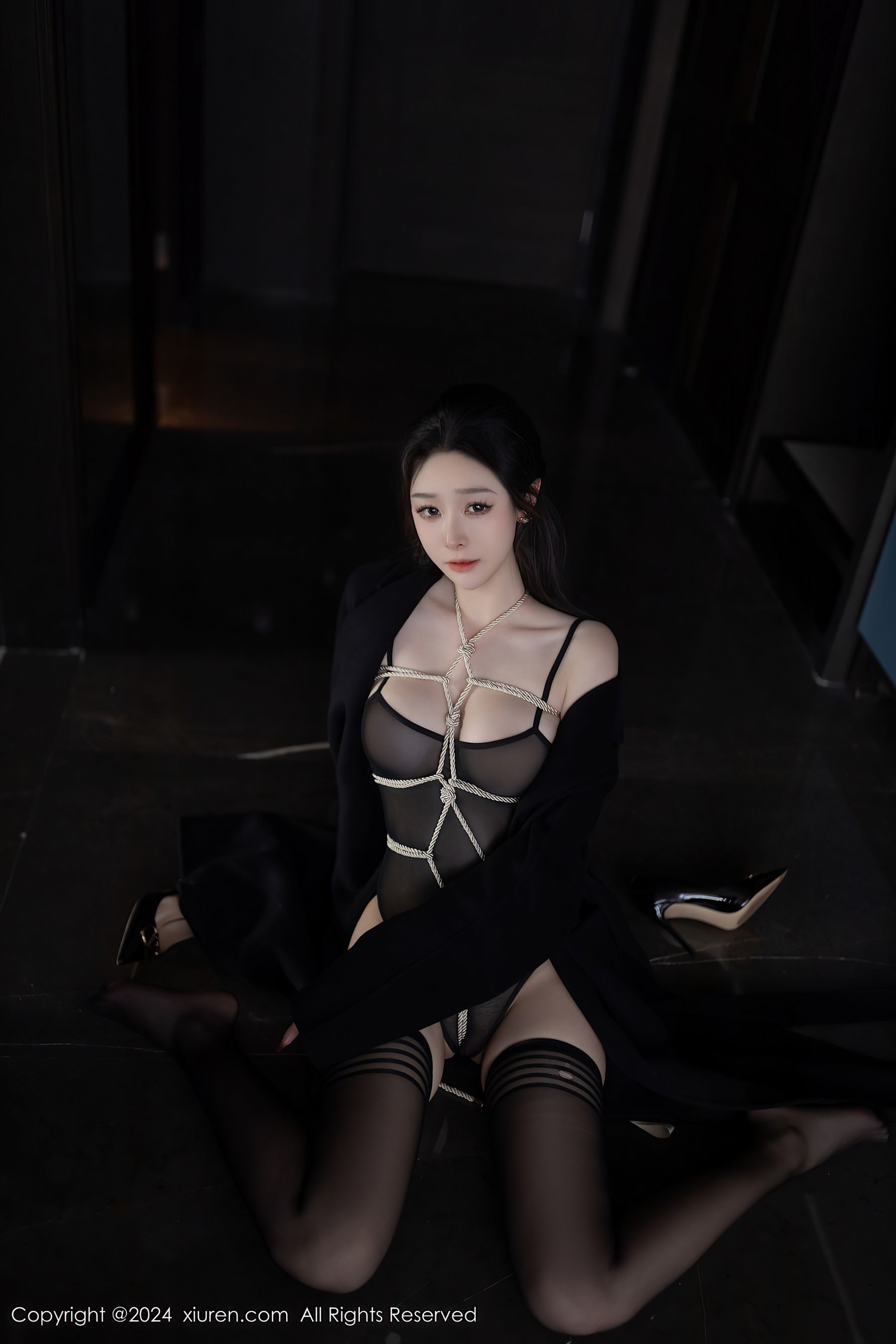 秀人网 No.8552 小逗逗 黑丝美腿插图9
