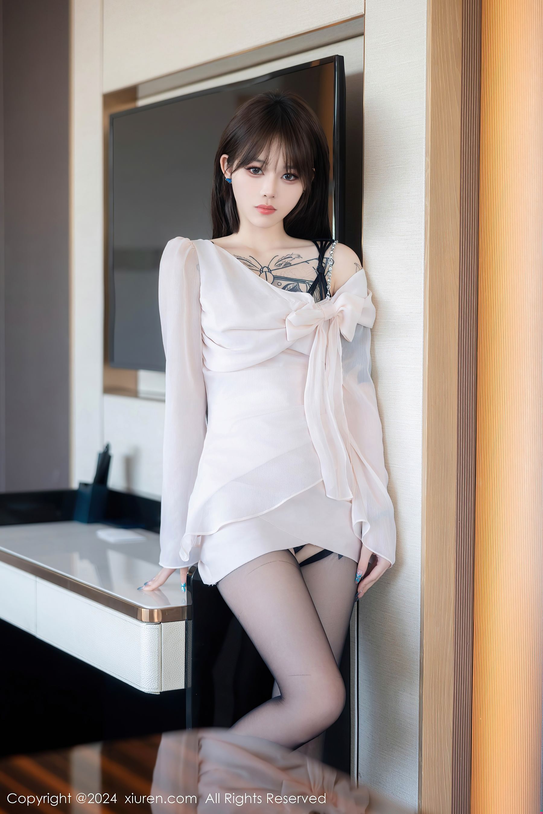 秀人网 No.8591 奶瓶. 黑丝美腿插图1