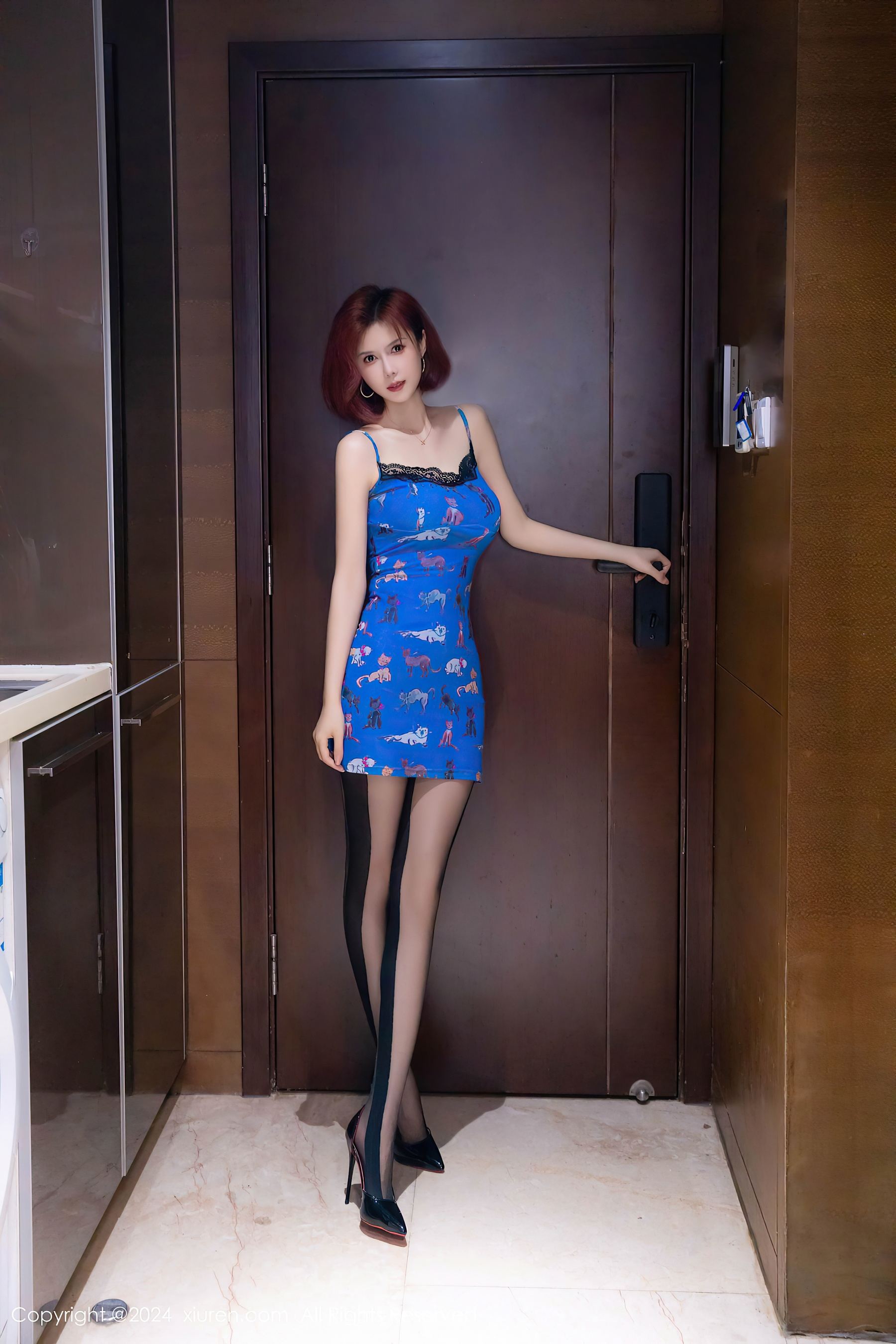秀人网 No.8608 白芷yy 黑丝美腿插图3