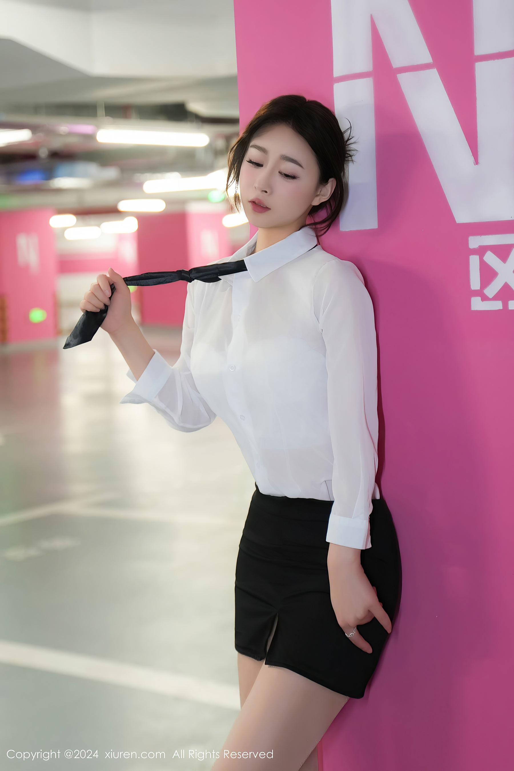 秀人网 No.8613 软糖爱喝奶 丝袜美腿插图4