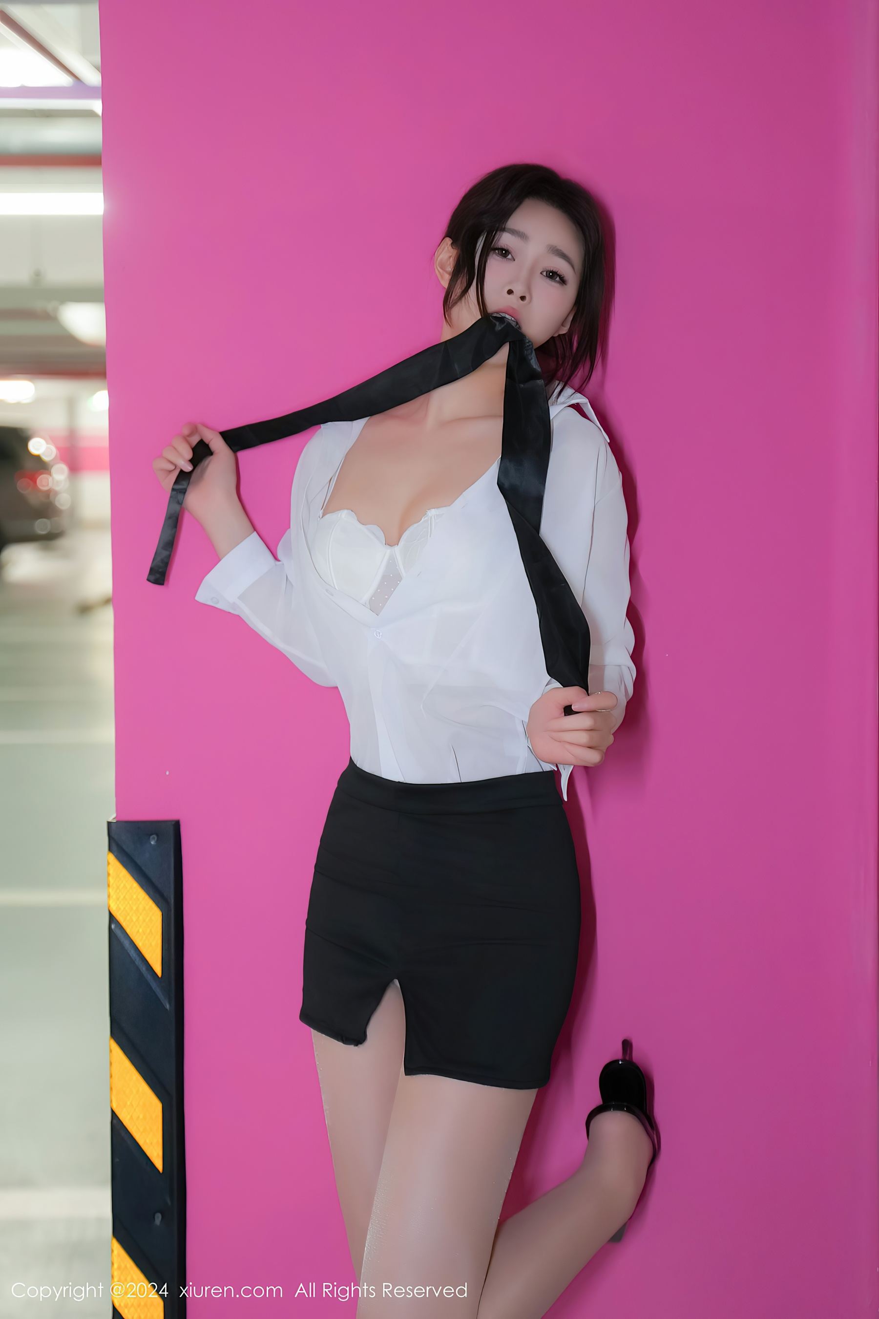 秀人网 No.8613 软糖爱喝奶 丝袜美腿插图9