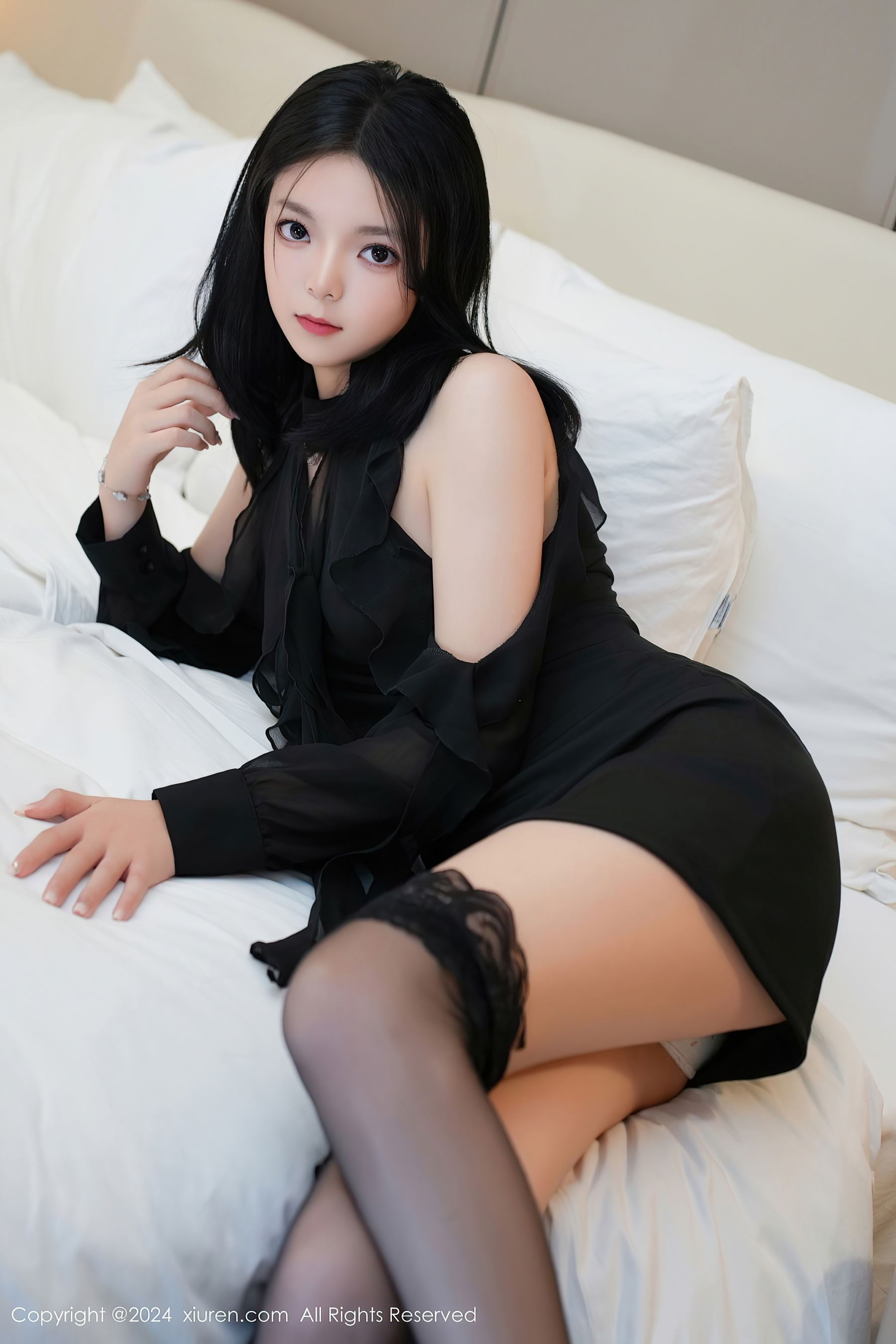 秀人网 No.8651 唐心心 黑丝美腿插图
