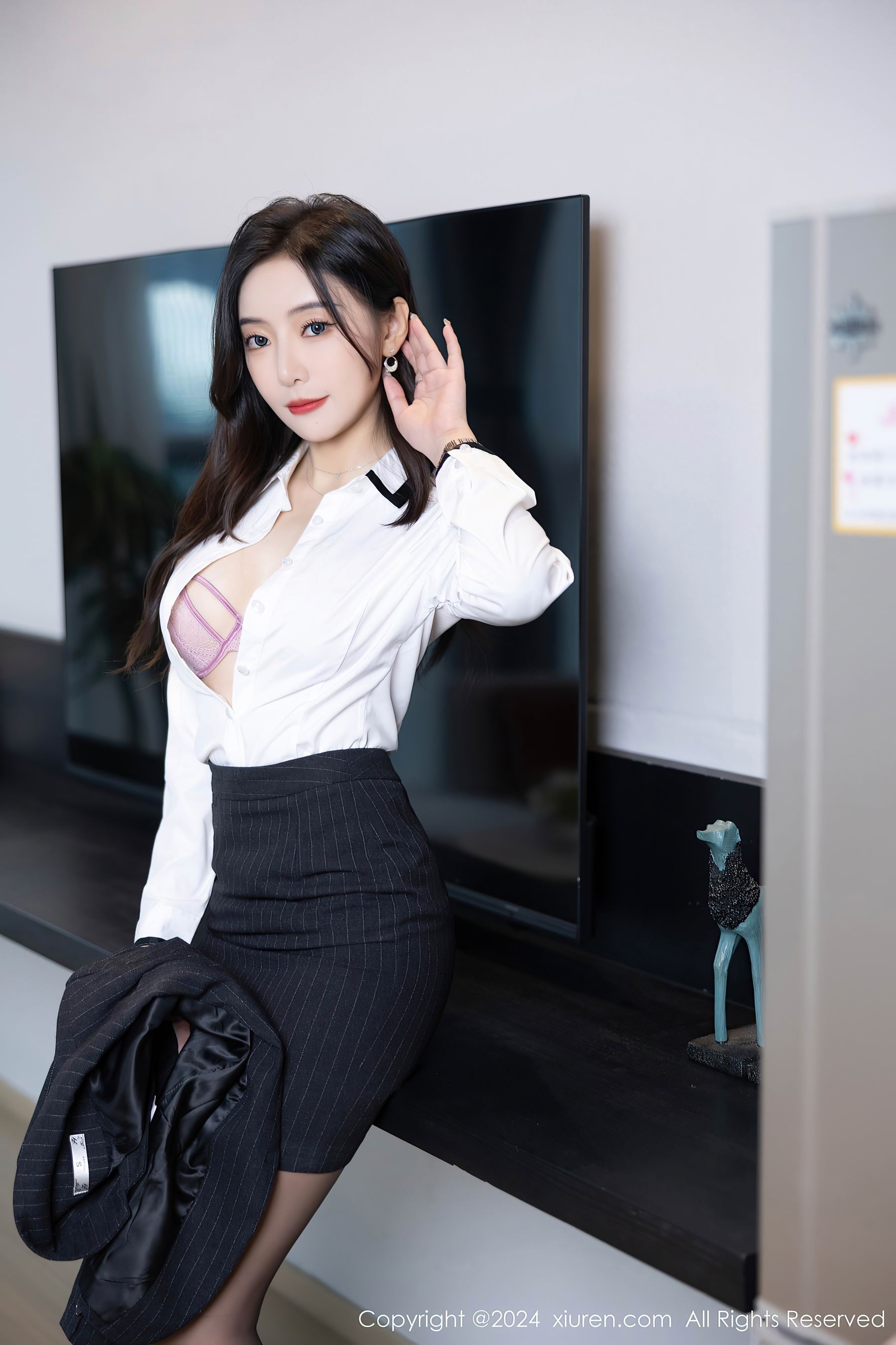 秀人网 No.8656 王馨瑶yanni 黑丝美腿插图6