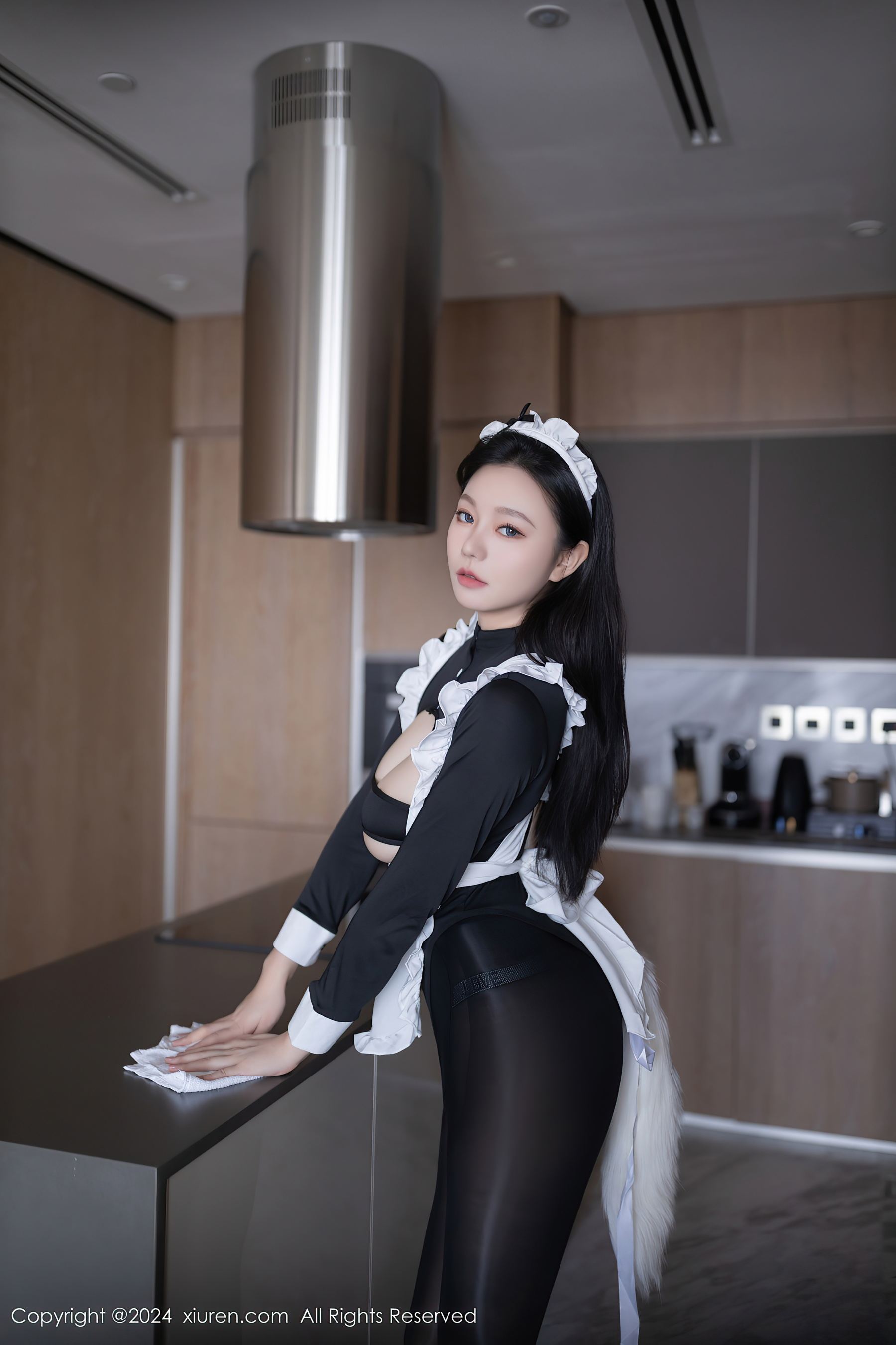 秀人网 No.8720 安然anran 黑丝美腿插图