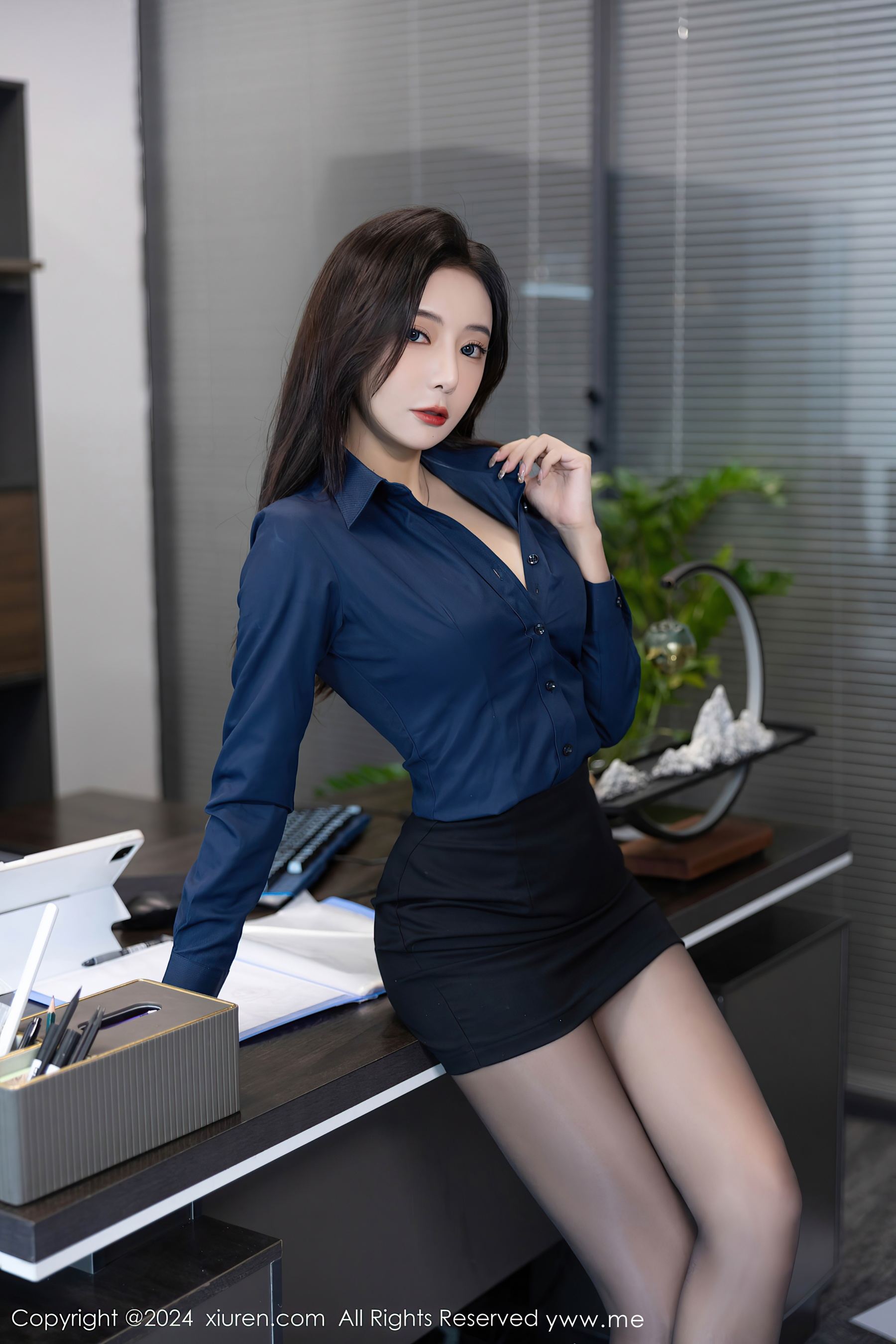 秀人网 No.8760 王馨瑶yanni 黑丝美腿插图1