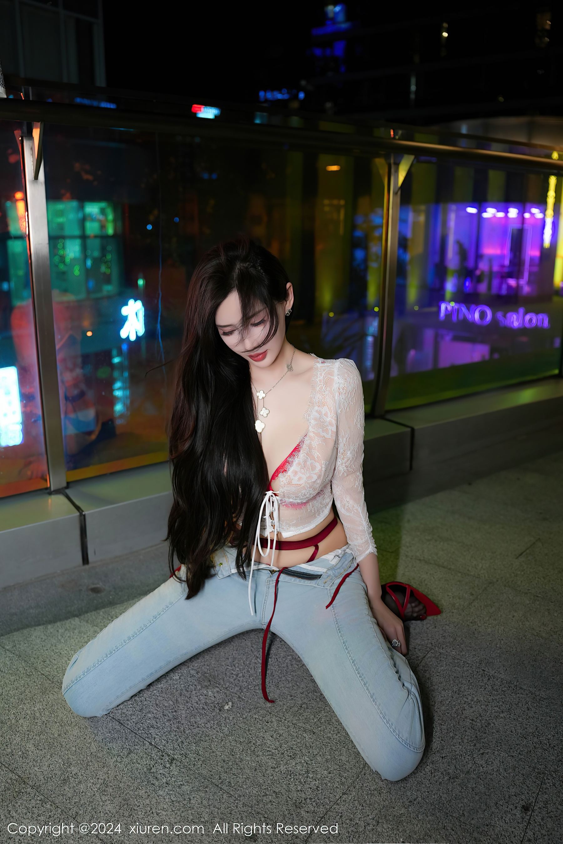 秀人网 No.8846 Carol周妍希X 牛仔裤美腿插图4