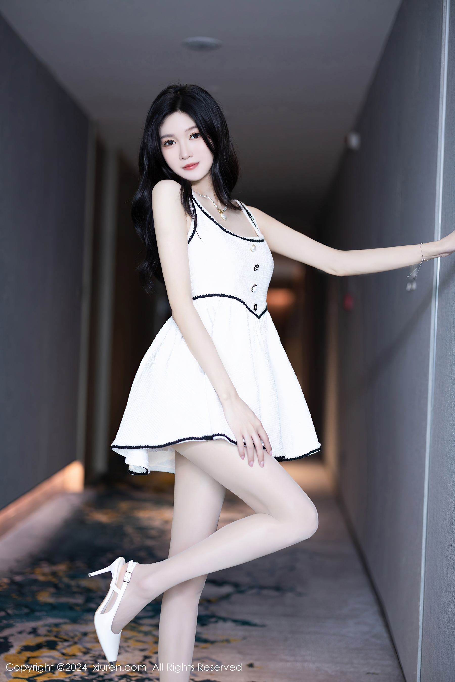 秀人网 No.8861 程程程- 丝袜美腿插图2