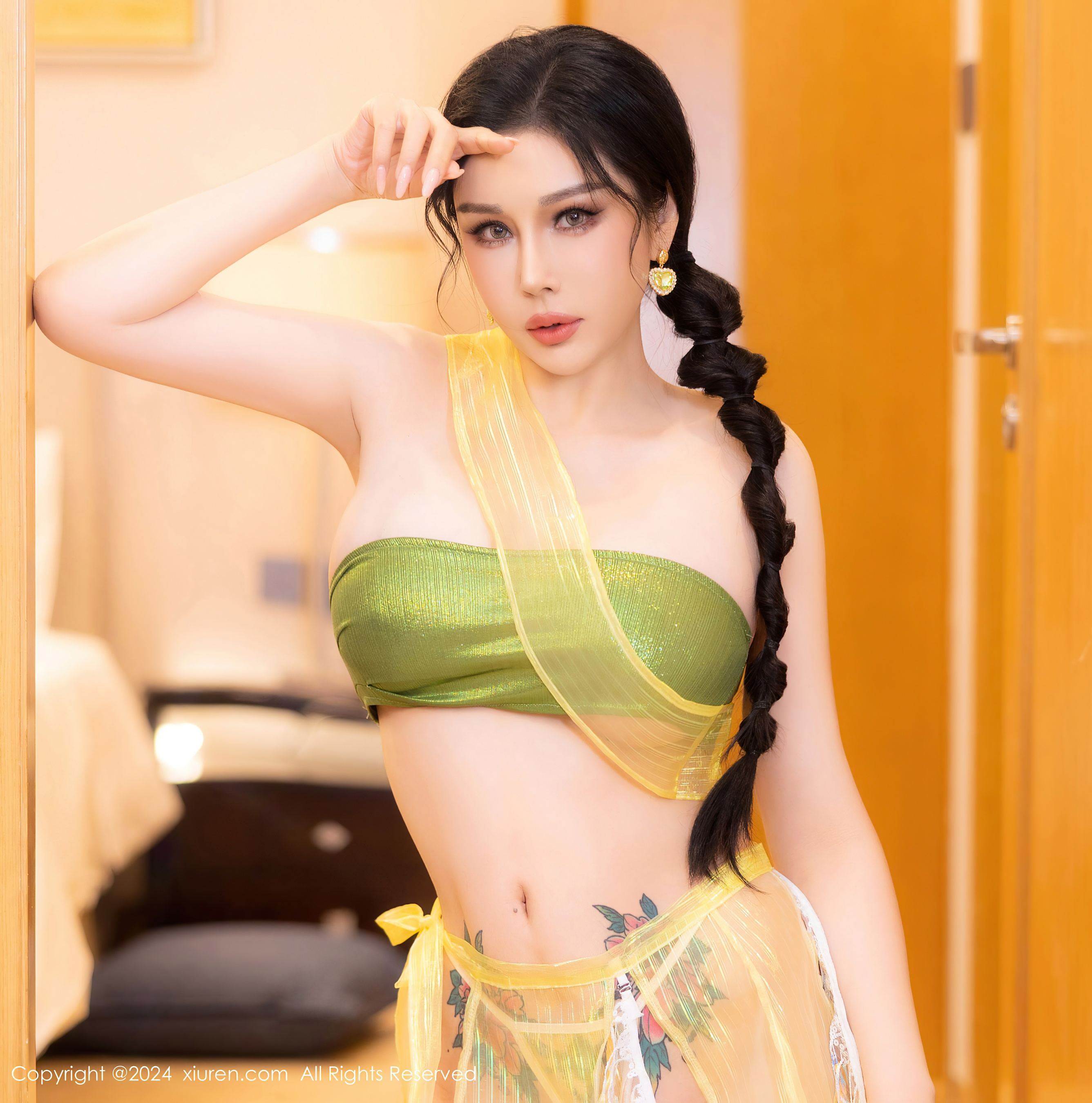 秀人网 No.8913 田冰冰 美臀性感插图1