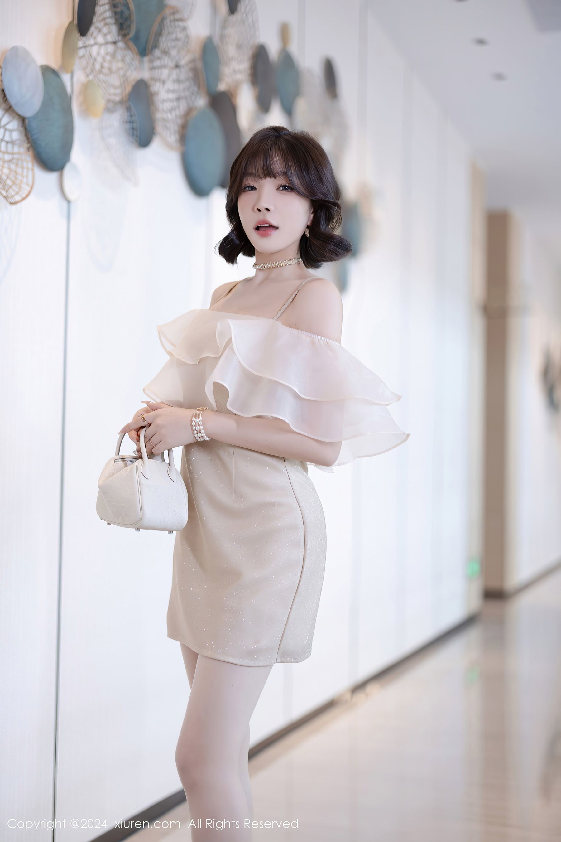 秀人网 No.8917 徐莉芝Booty 丝袜美腿插图1