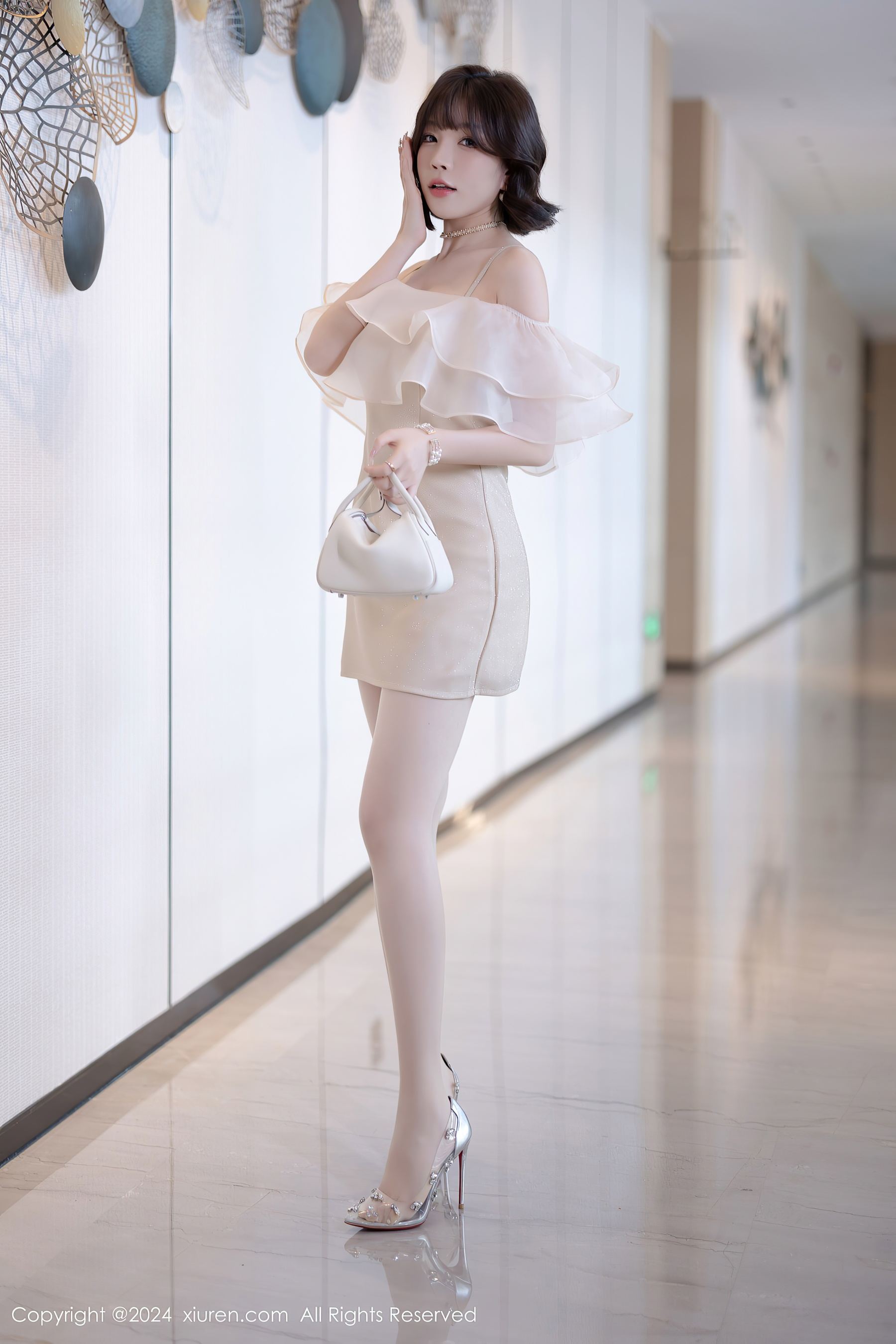 秀人网 No.8917 徐莉芝Booty 丝袜美腿插图2