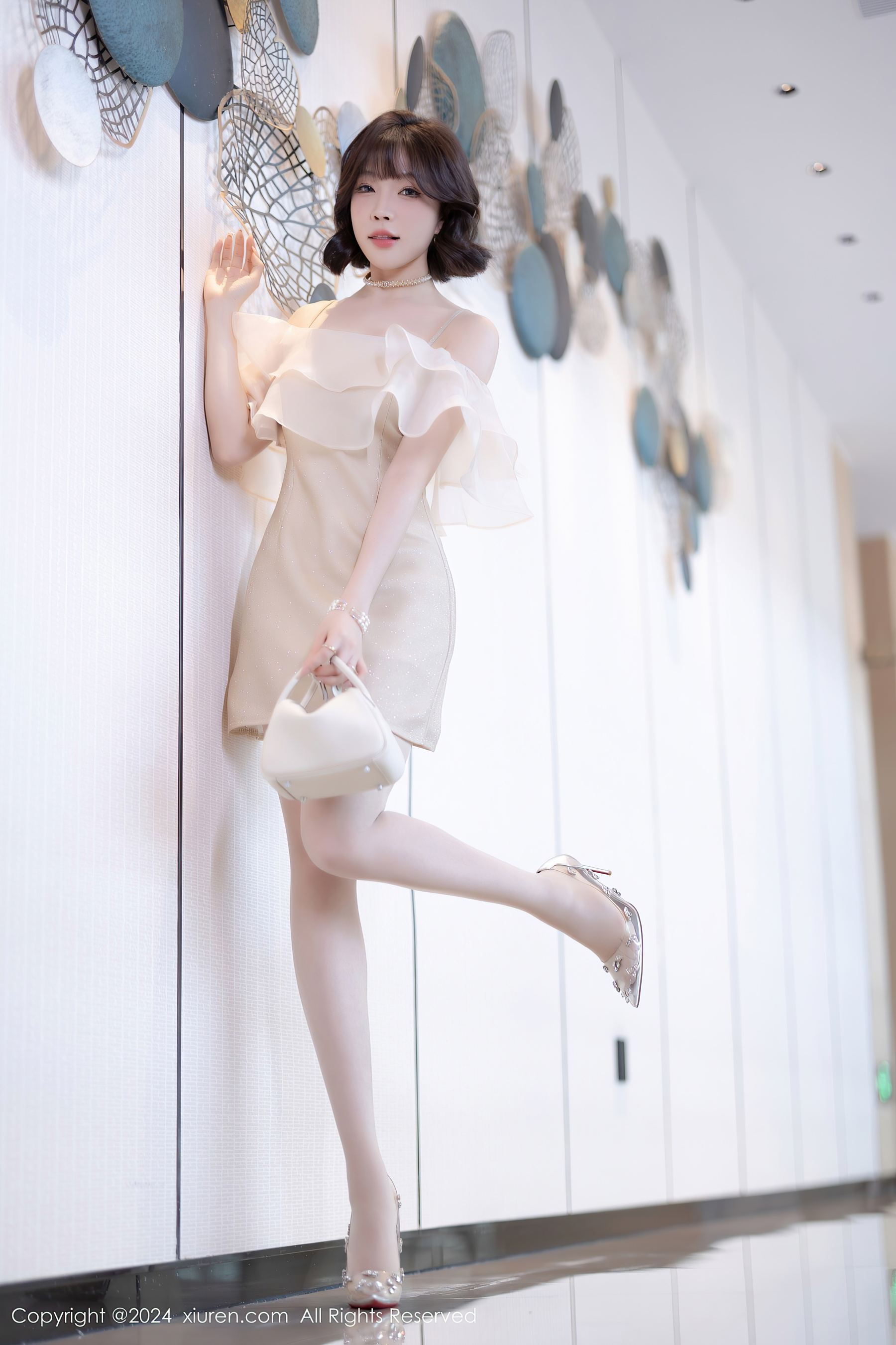 秀人网 No.8917 徐莉芝Booty 丝袜美腿插图3
