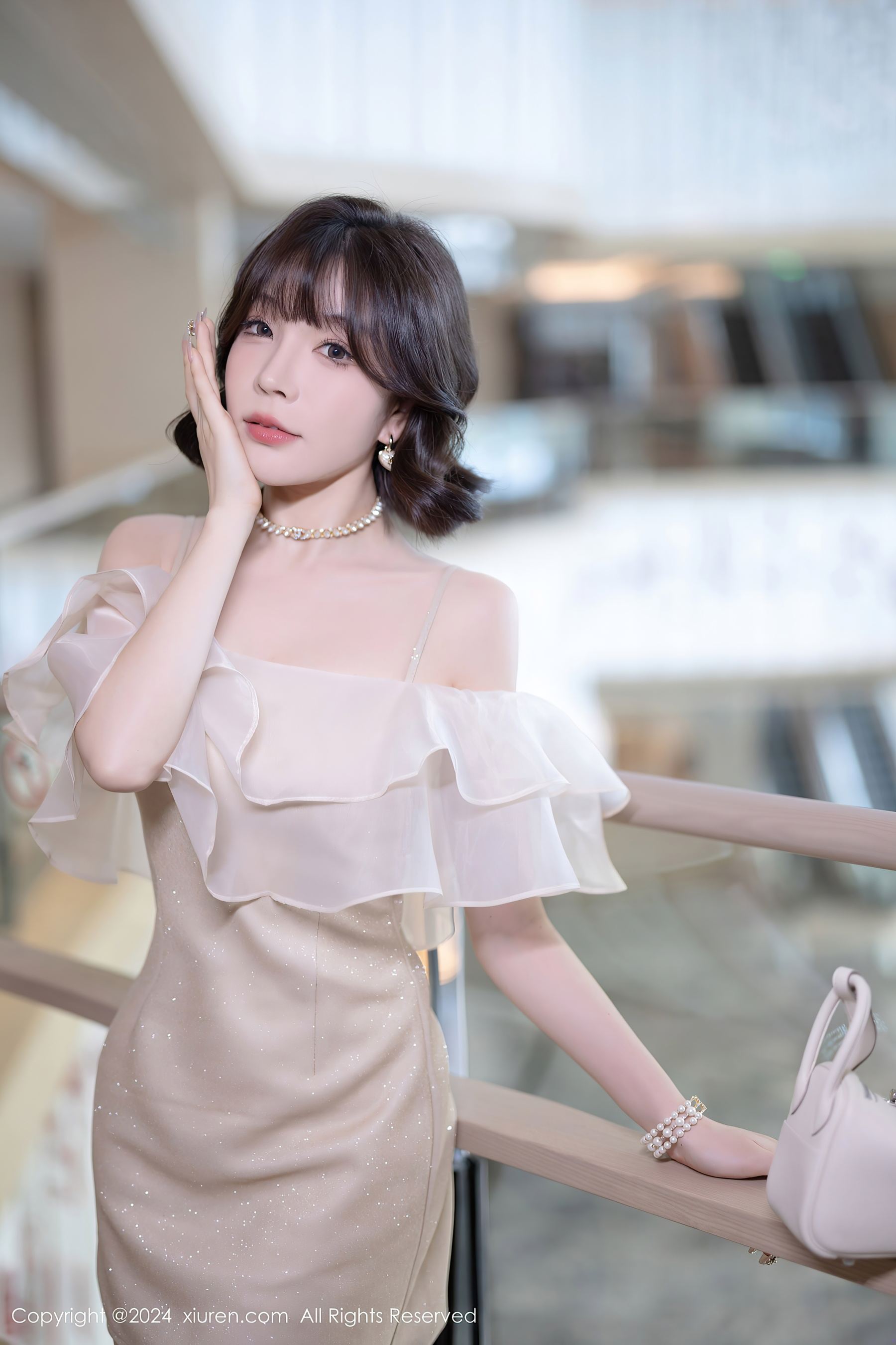 秀人网 No.8917 徐莉芝Booty 丝袜美腿插图5