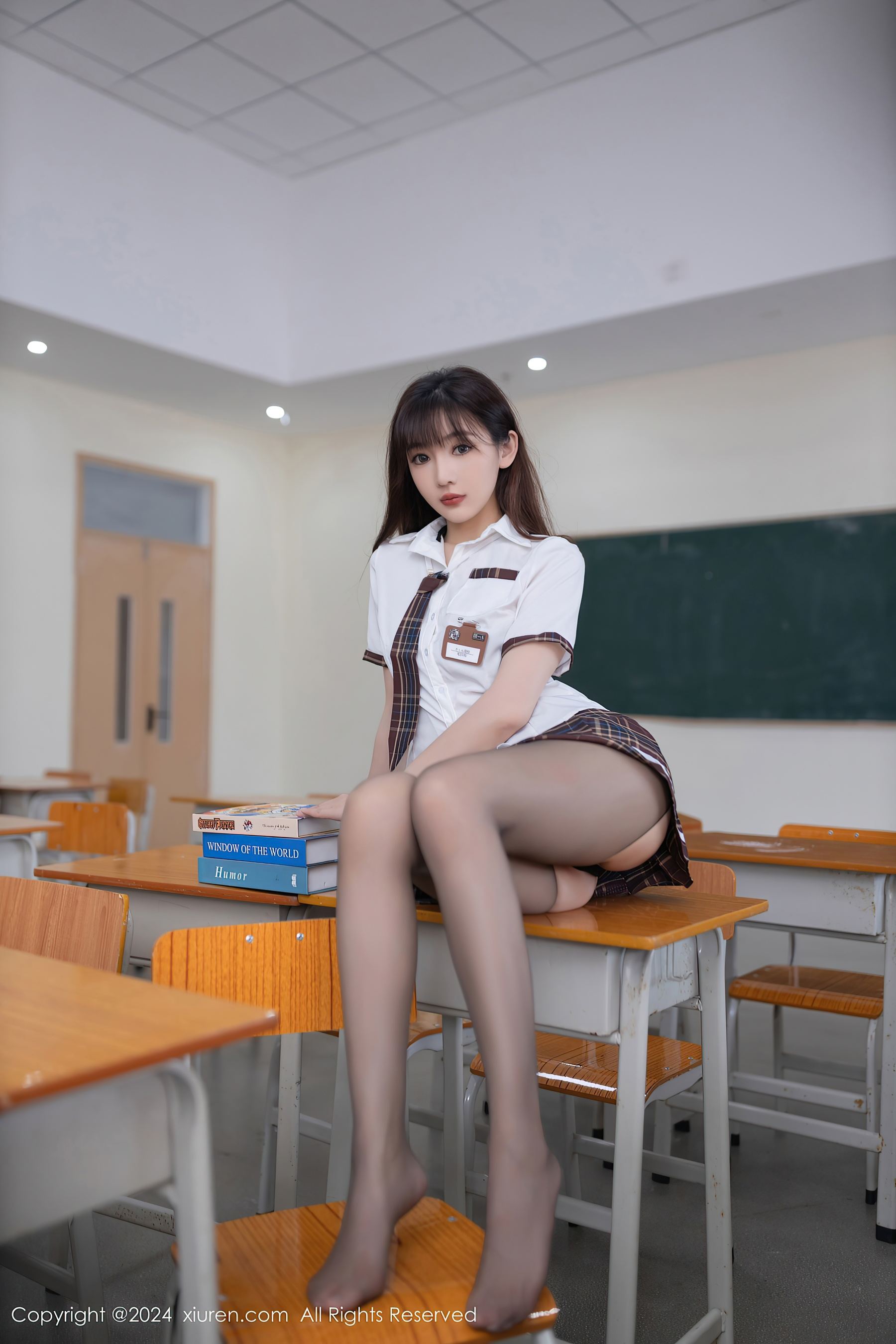 秀人网 No.8918 陆萱萱 黑丝美腿插图1