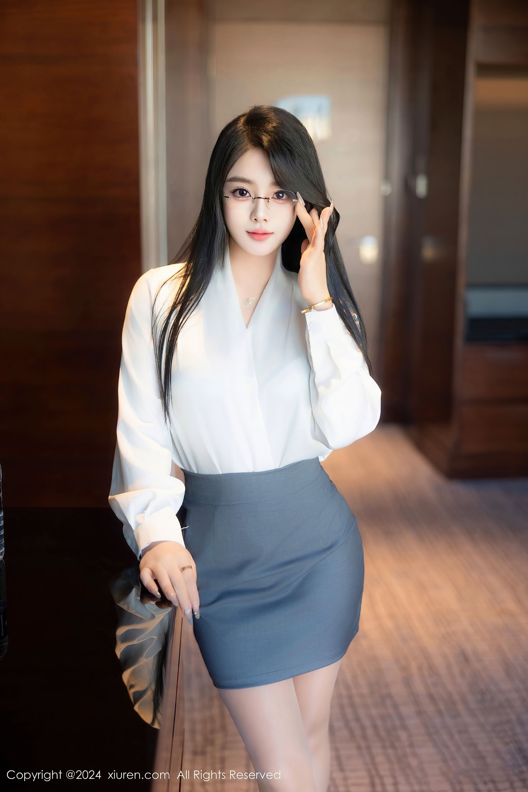 秀人网 No.8989 麦田 丝袜美腿