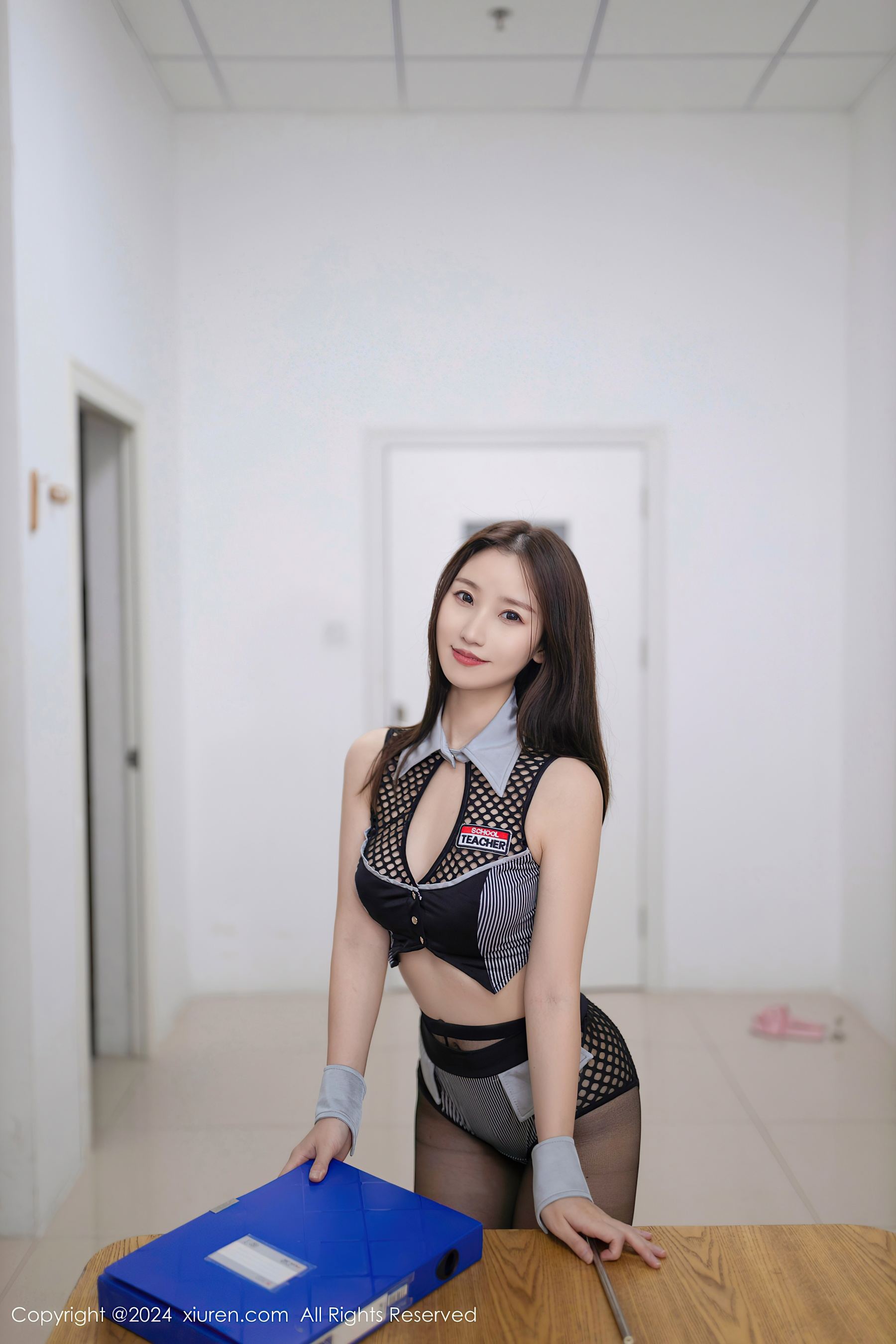 秀人网 No.9013 杏子Yada 黑丝美腿插图1