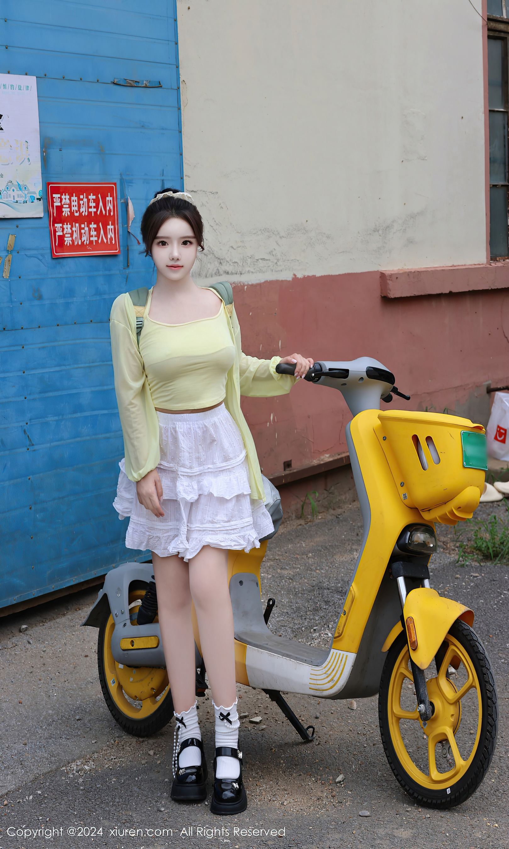秀人网 No.9024 小薯条nienie 美乳性感插图2