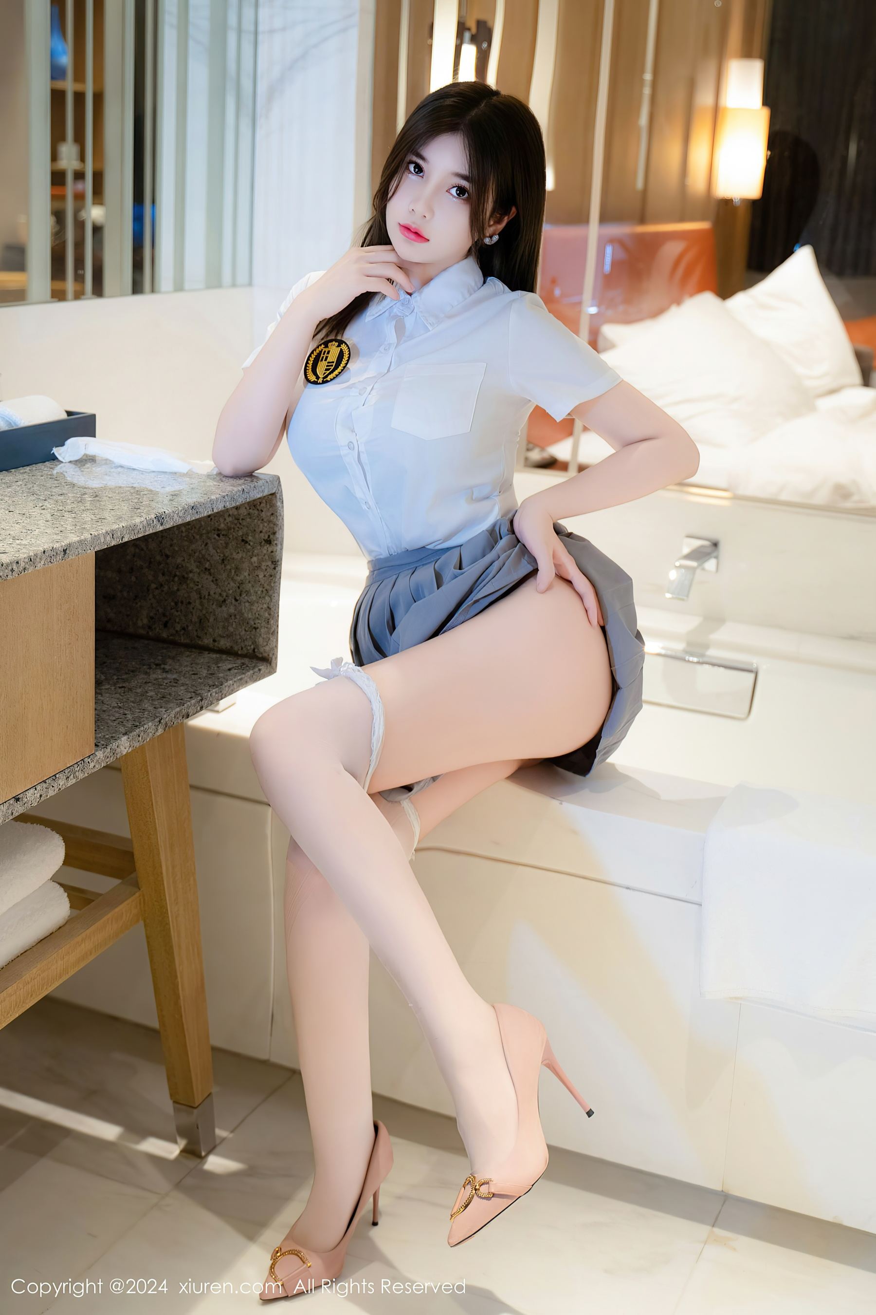 秀人网 No.9066 周jojobaby 美腿丝袜插图