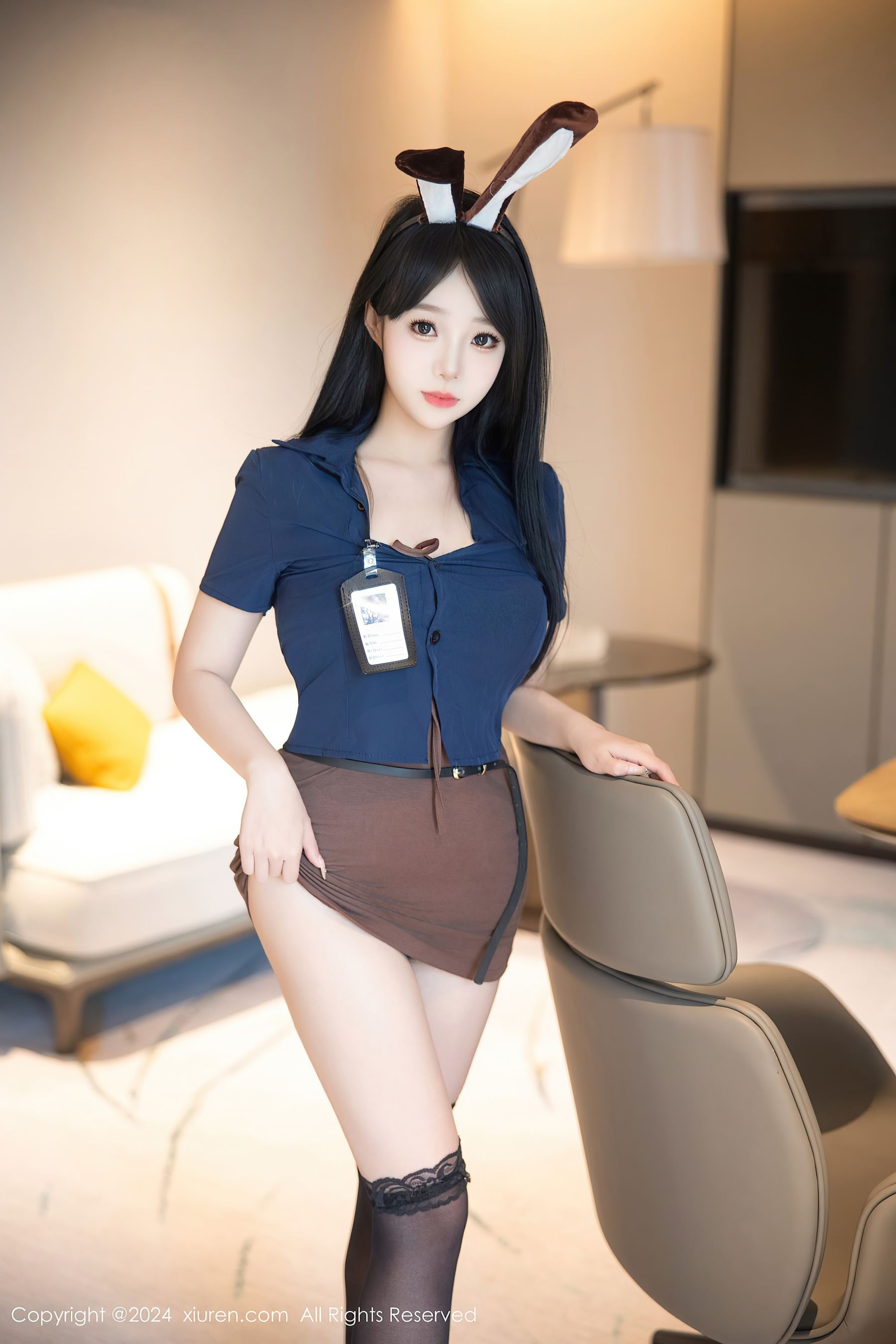 秀人网 No.9083 黎秋秋 黑丝美腿插图2