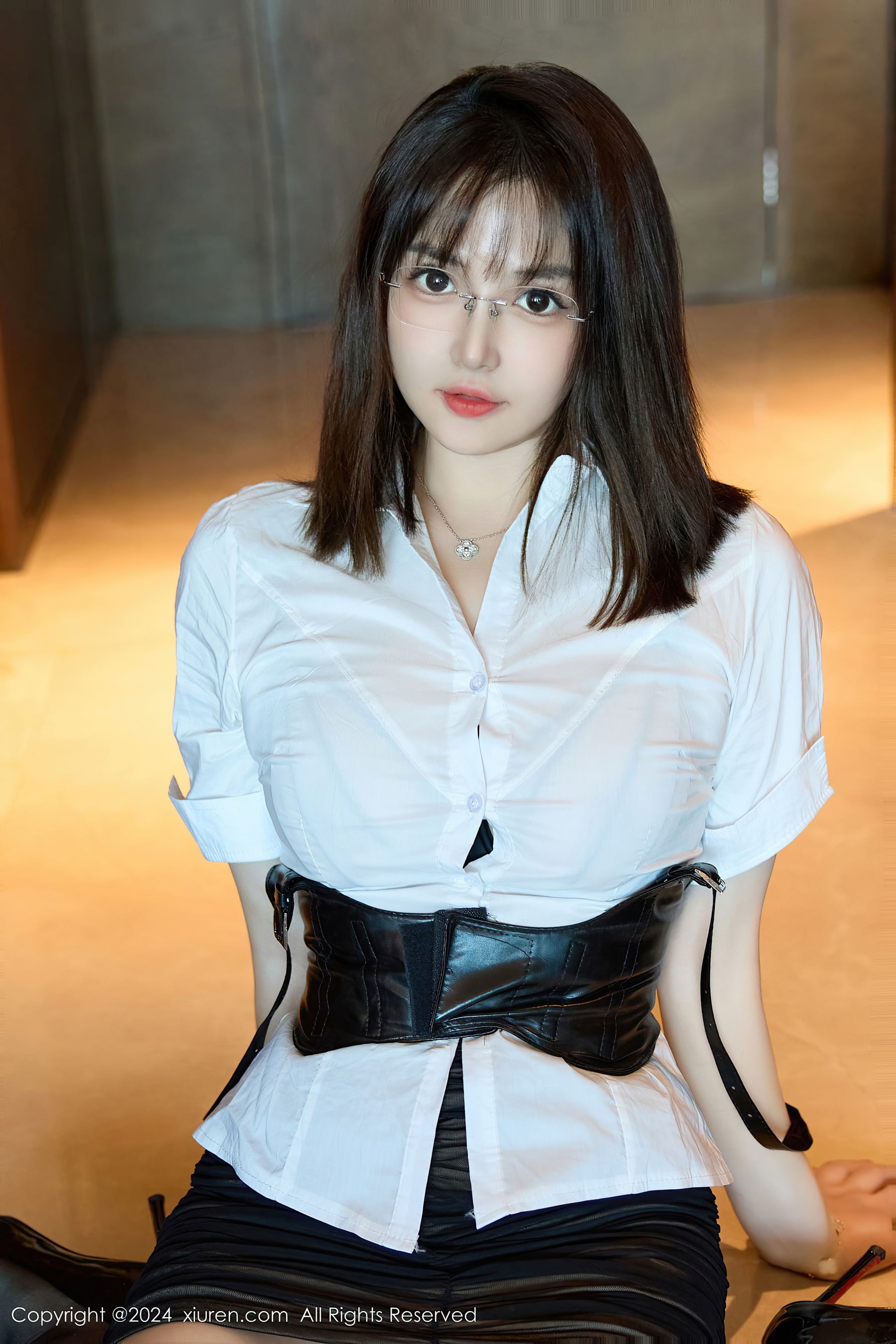秀人网 No.9104 养乐多Doll 黑丝美腿插图8
