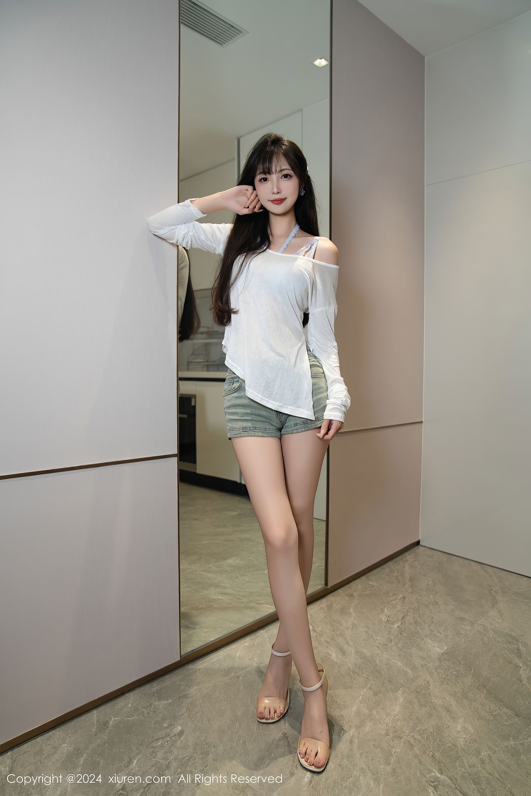 [XiuRen秀人网] No.9215 林星阑 美腿性感