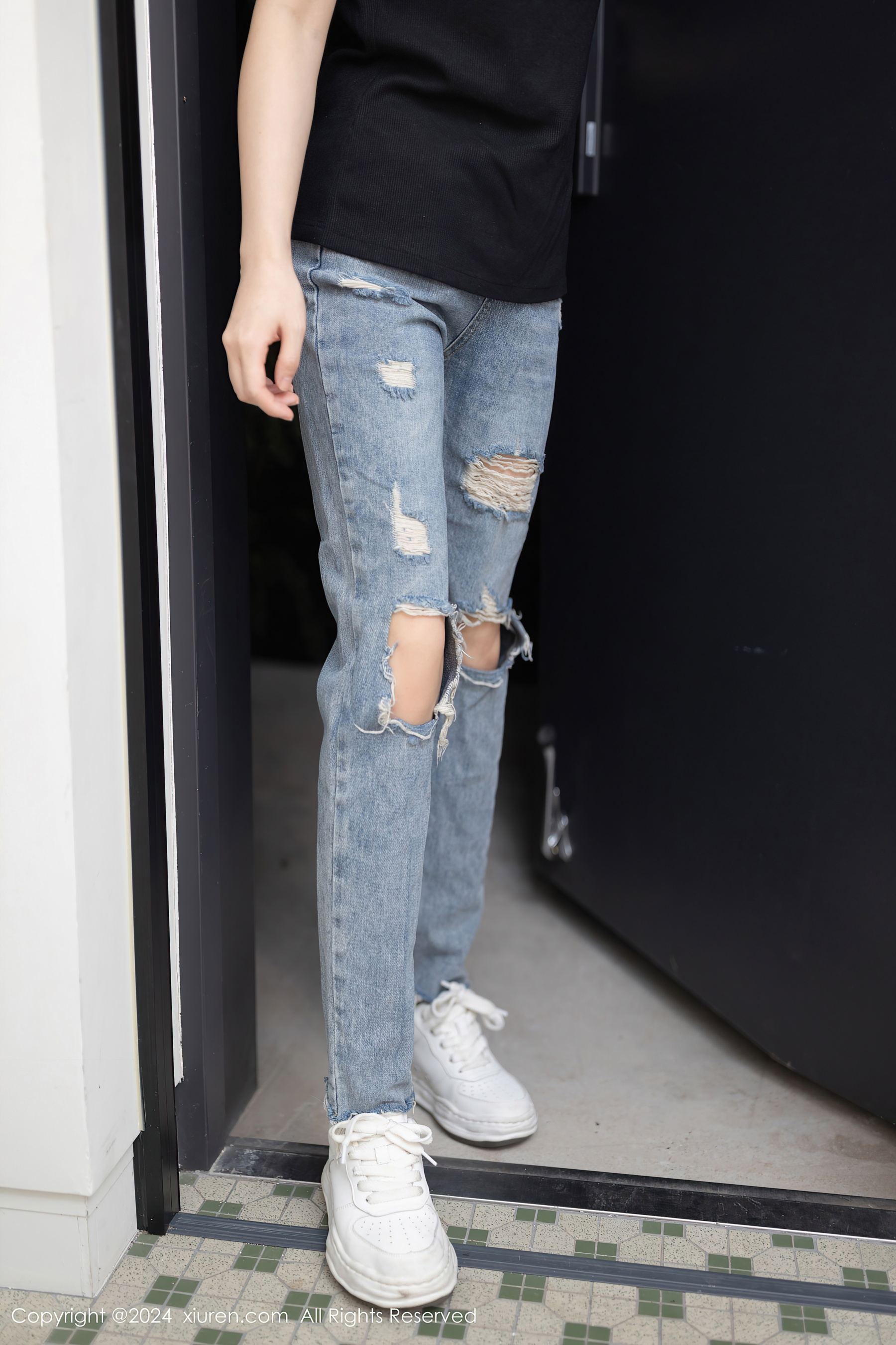 [XiuRen秀人网] No.9255 杏子Yada 美腿性感