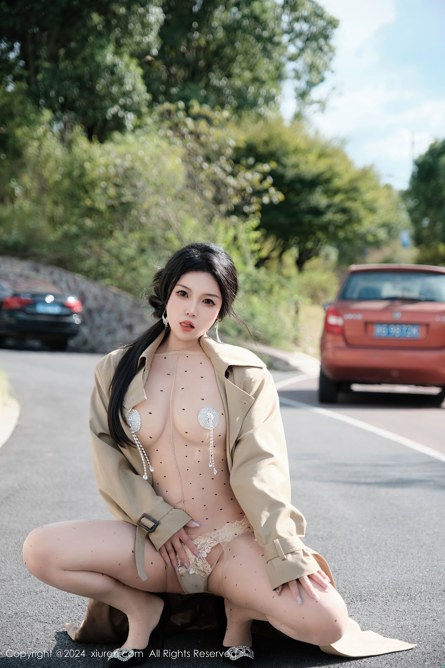 [XiuRen秀人网] No.9261 麦田 丝袜美腿