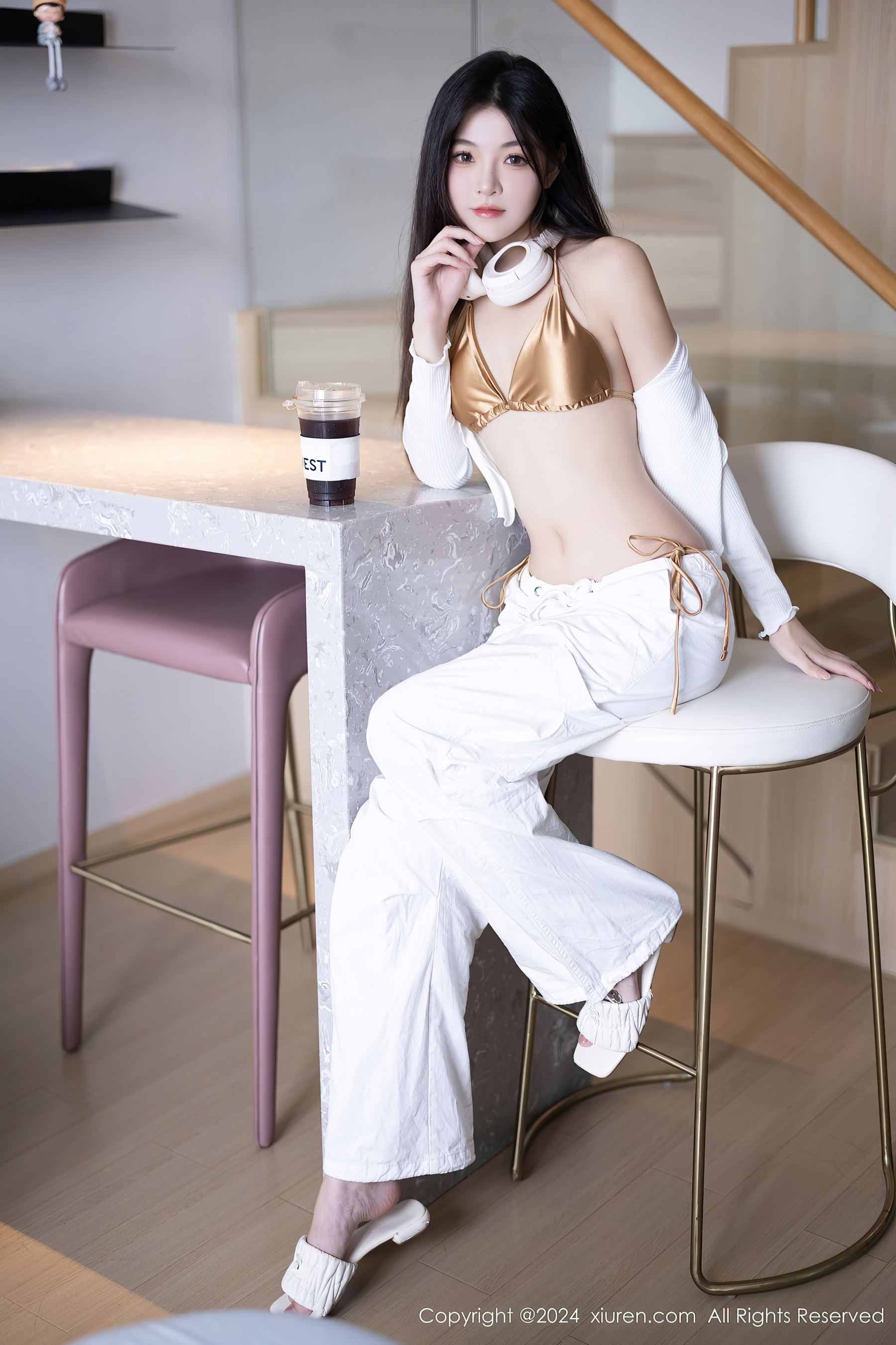 [XiuRen秀人网] No.9262 初梦瑶 美腿性感