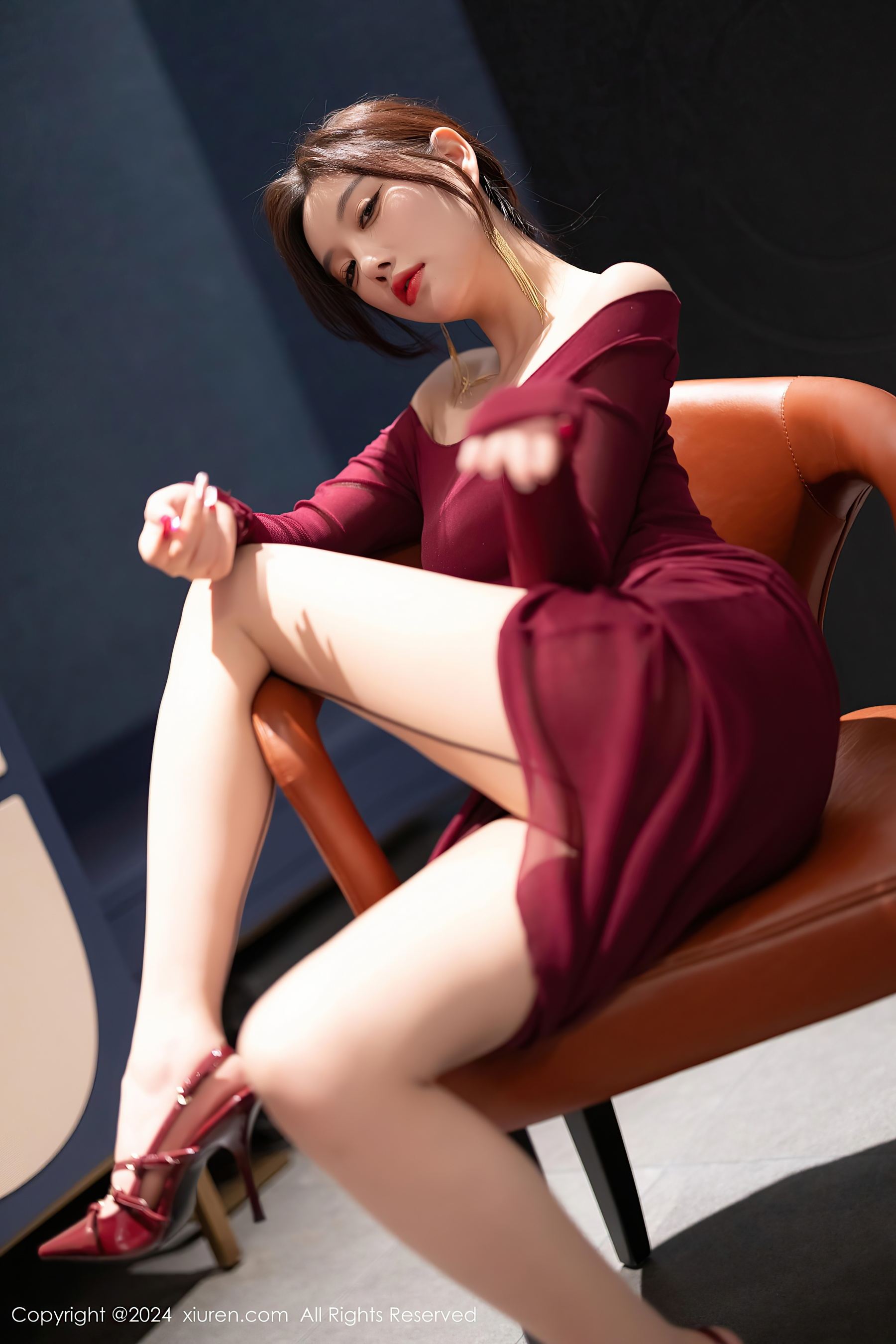 [XiuRen秀人网] No.9348 杨晨晨Yome 丝袜美腿