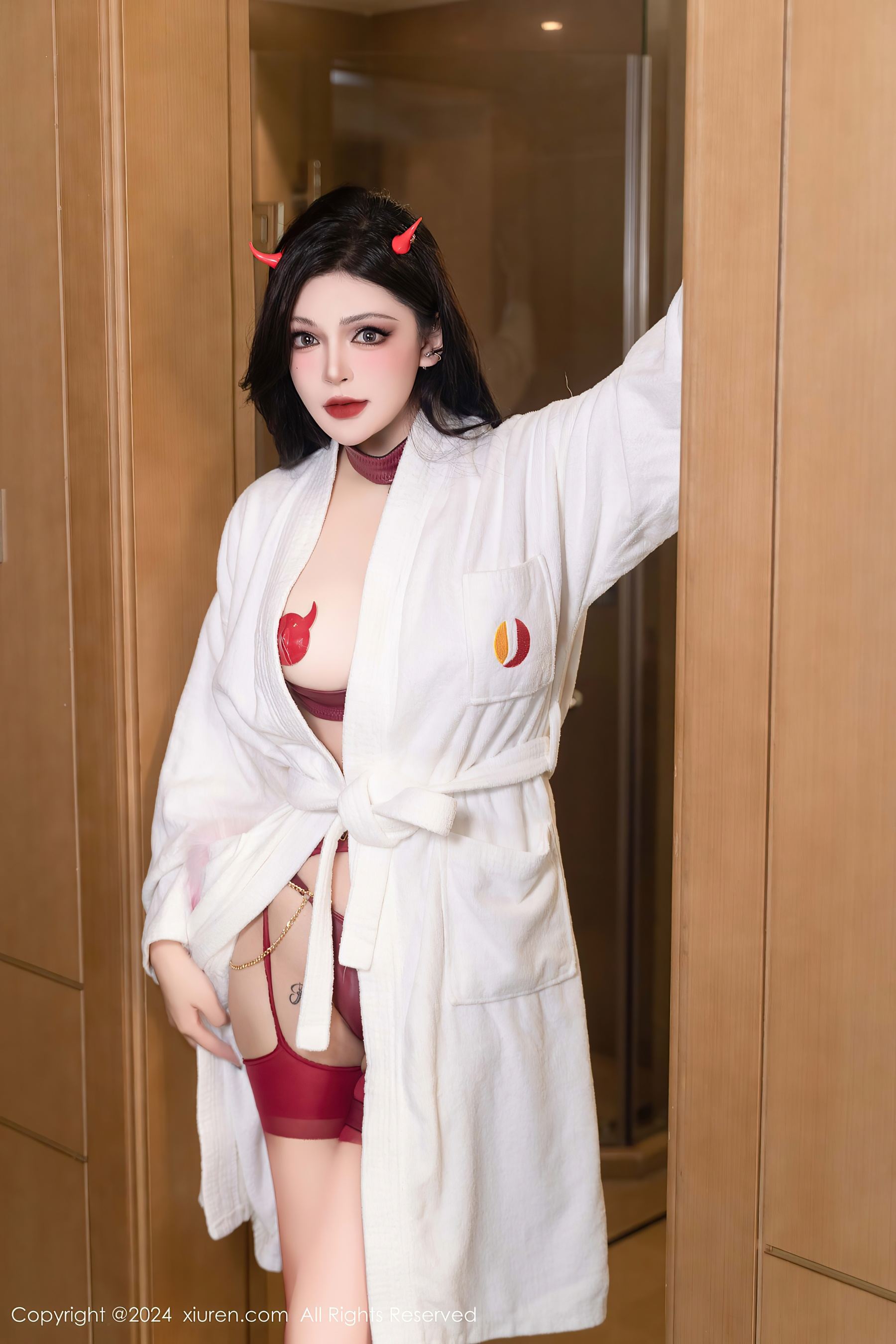 秀人网 No.9352 伊丽莎有点白 美臀性感插图5
