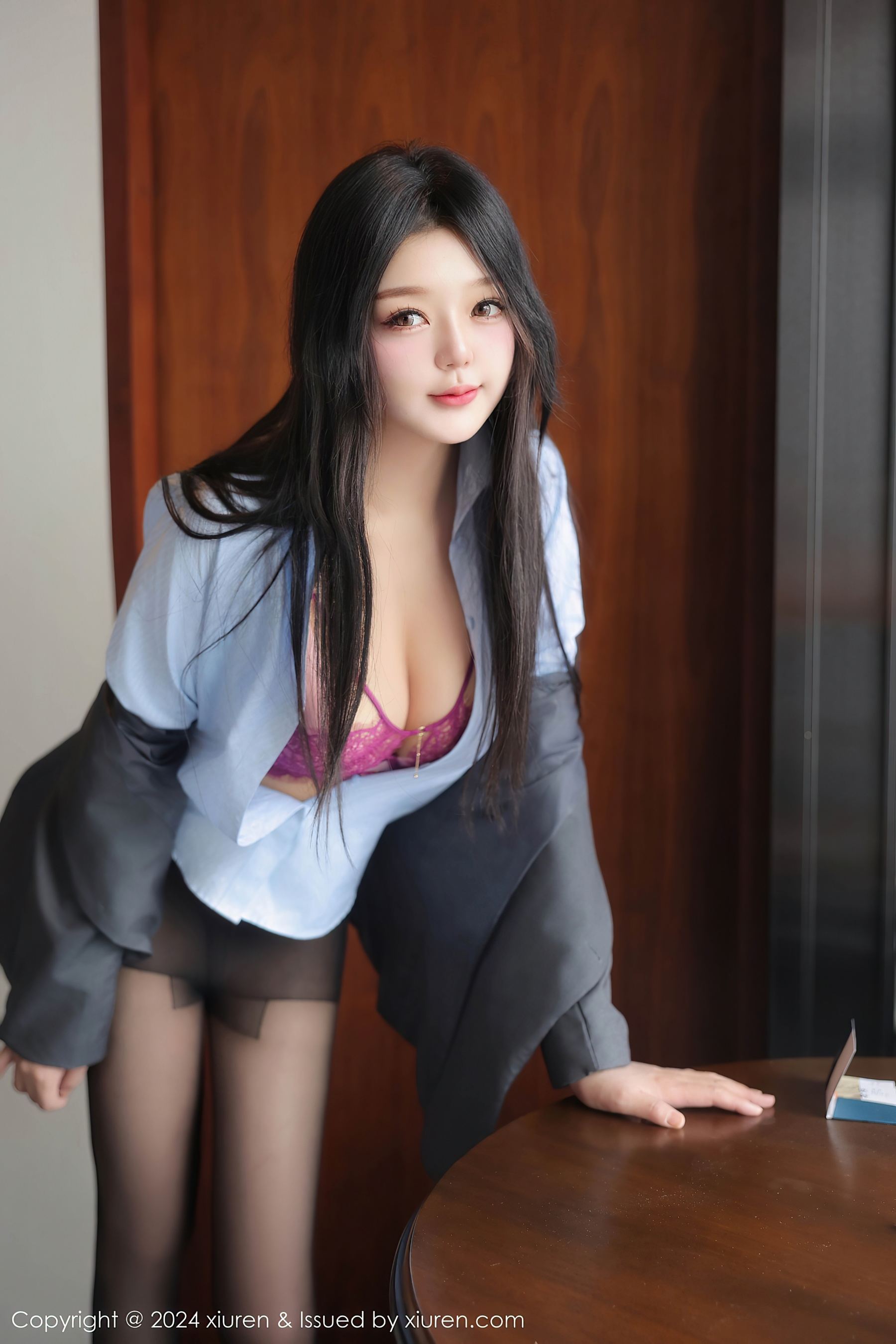 秀人网 No.9453 柚柚小奶瓶 黑丝美腿插图3