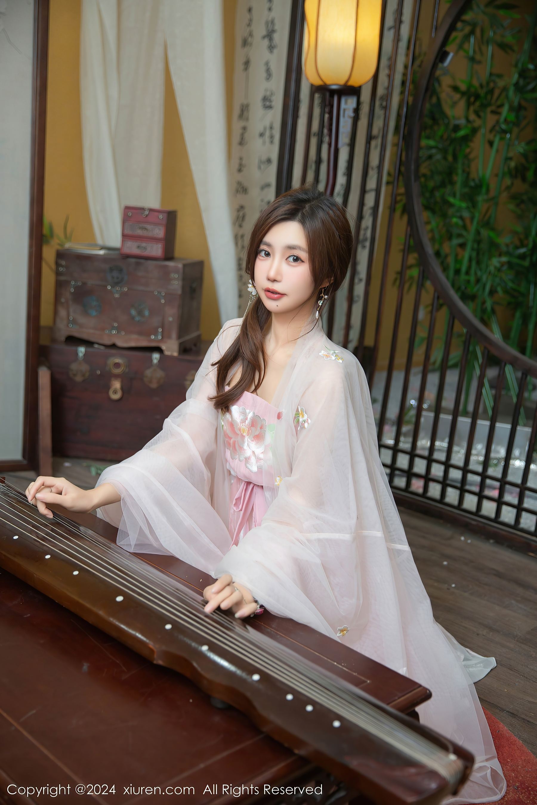 秀人网 No.9475 绮里嘉ula 古风美腿插图