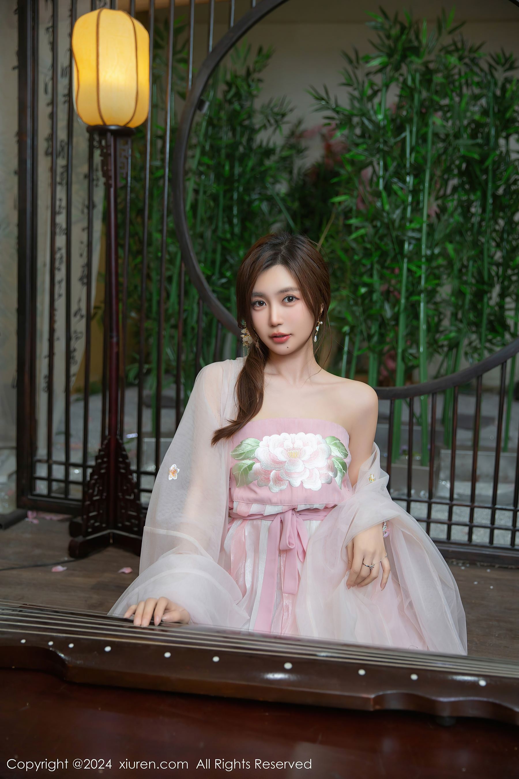 秀人网 No.9475 绮里嘉ula 古风美腿插图1