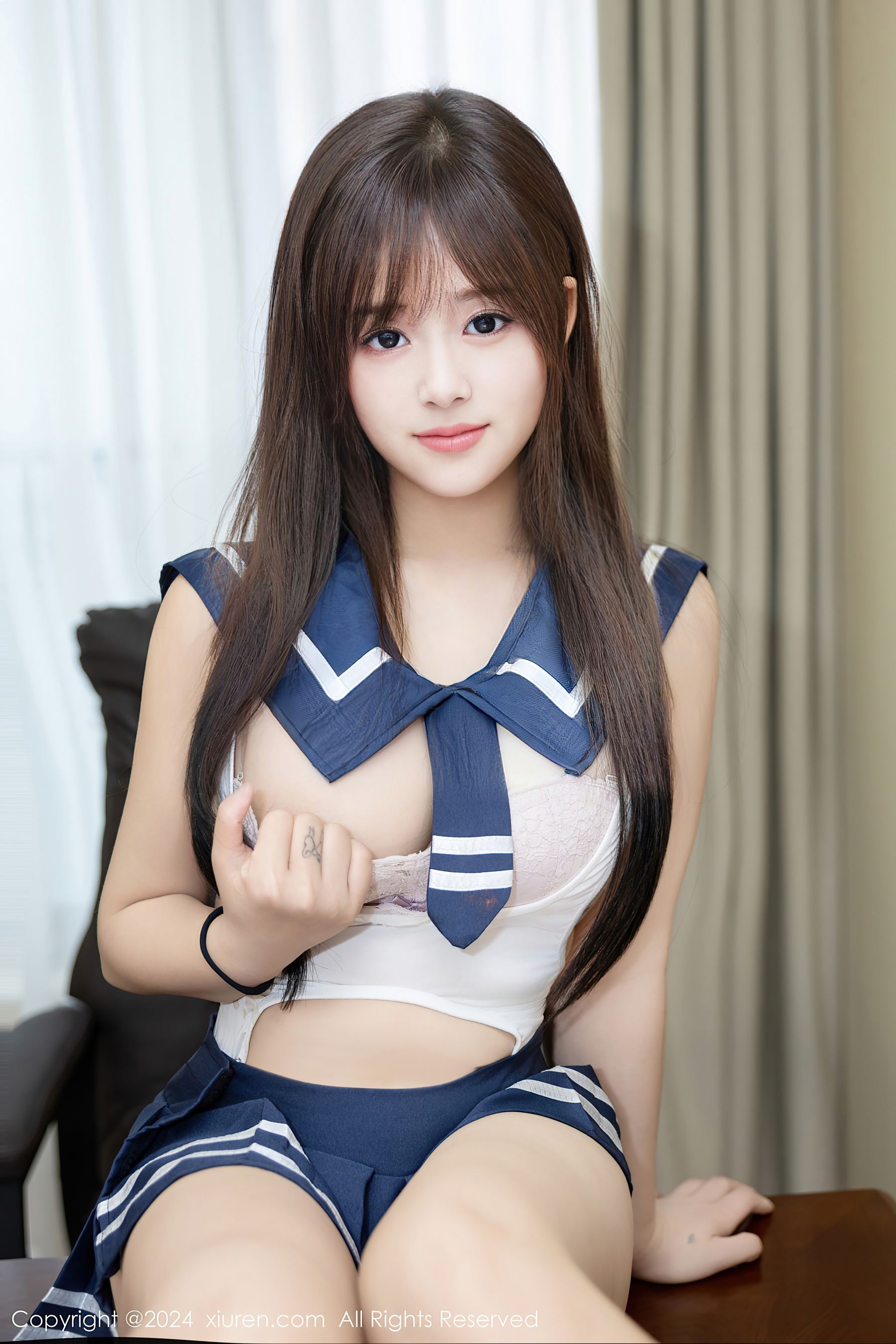 秀人网 No.9514 叶初雪 制服美臀插图