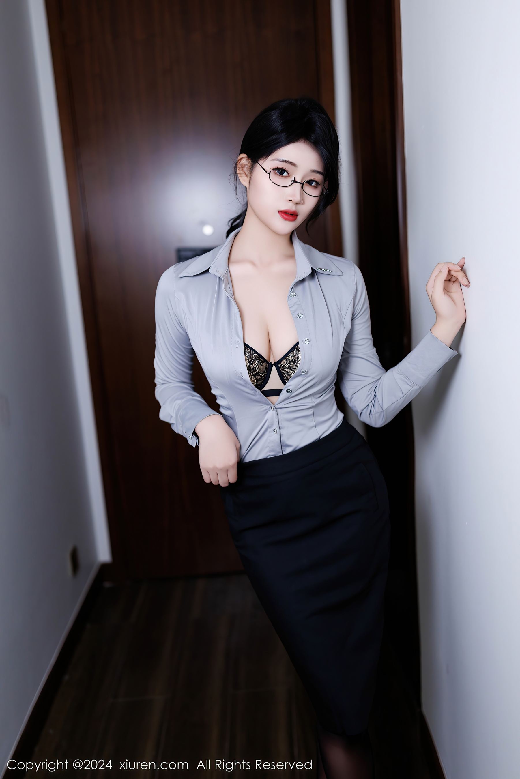 秀人网 No.9567 南乔 OL美腿插图