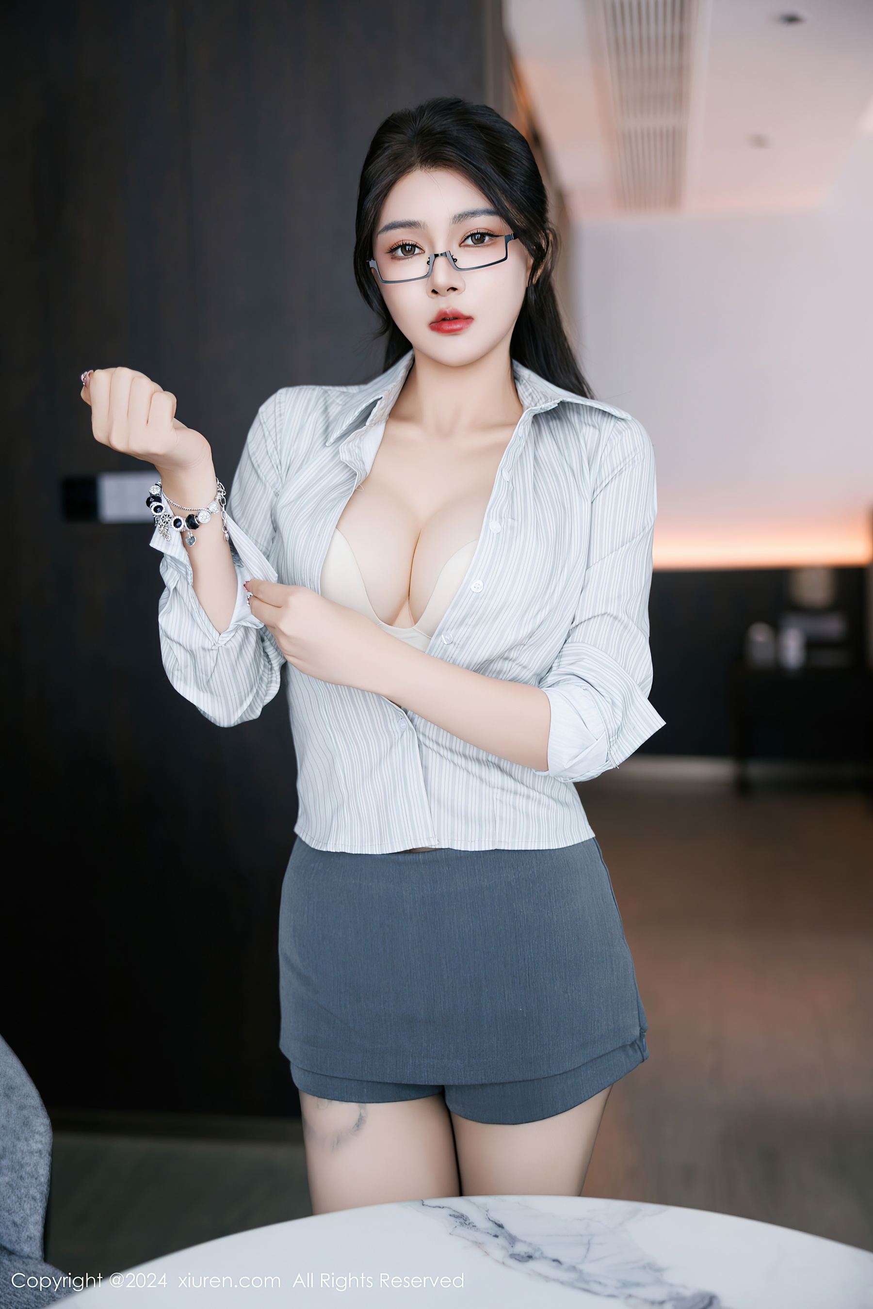 秀人网 No.9611 凯竹Quinn 黑丝美腿插图1