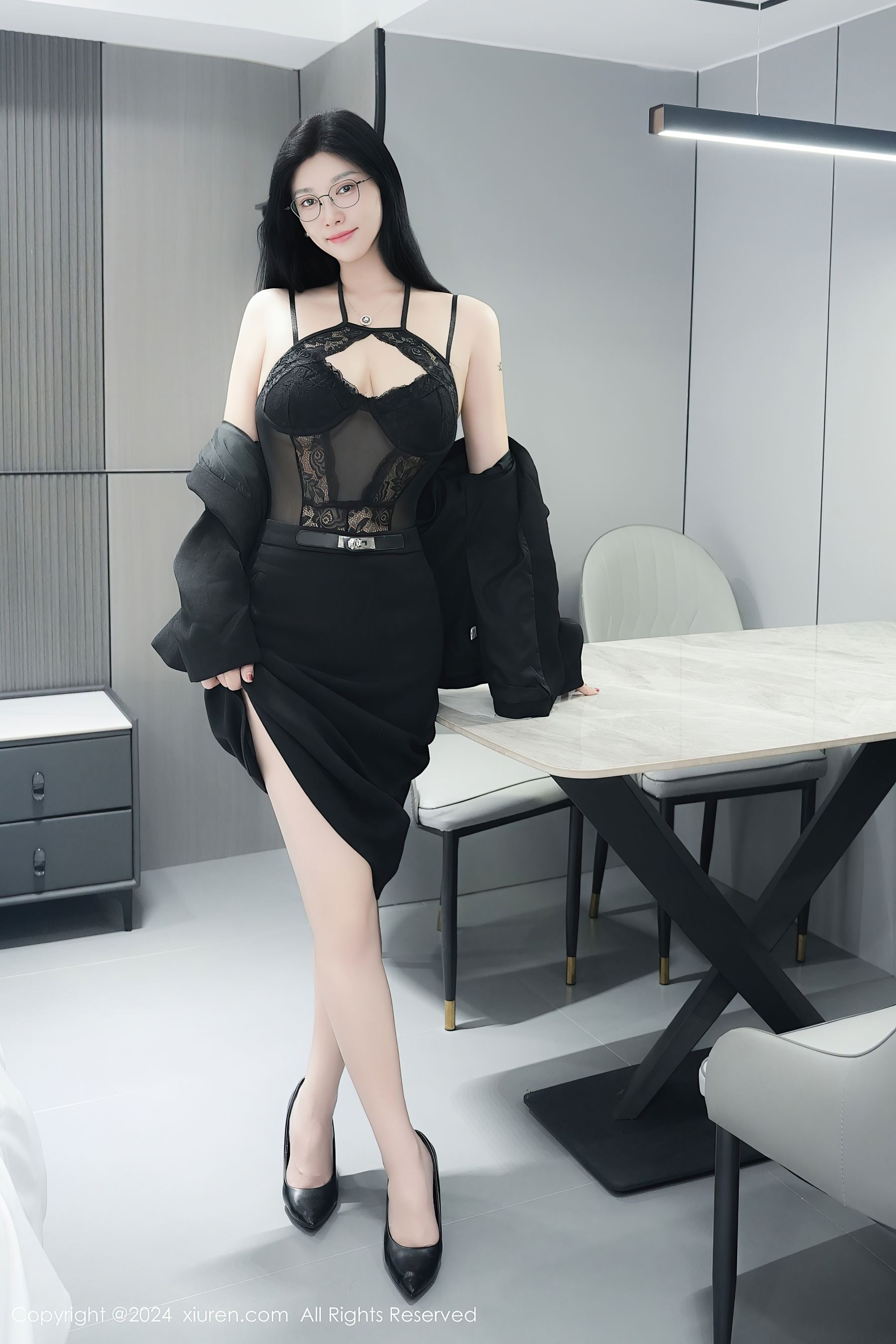 秀人网 No.9639 雅茹老师 黑丝美臀插图1