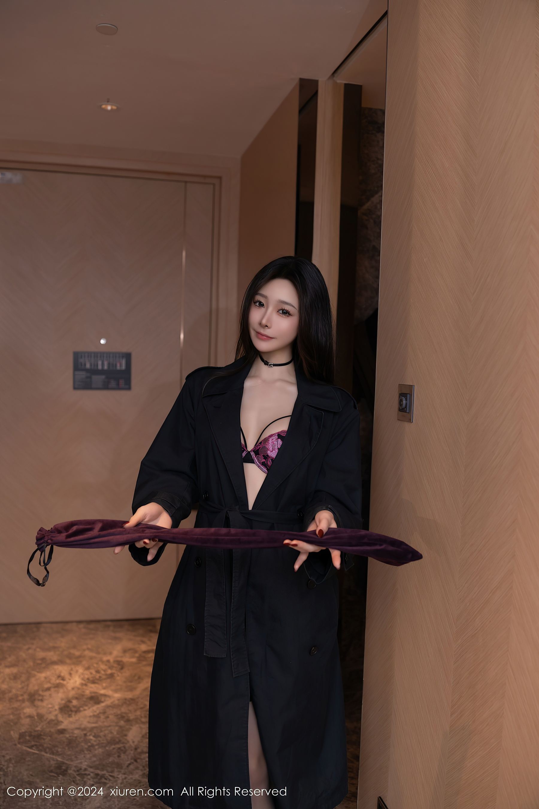 秀人网 No.9672 小逗逗 黑丝美腿插图2