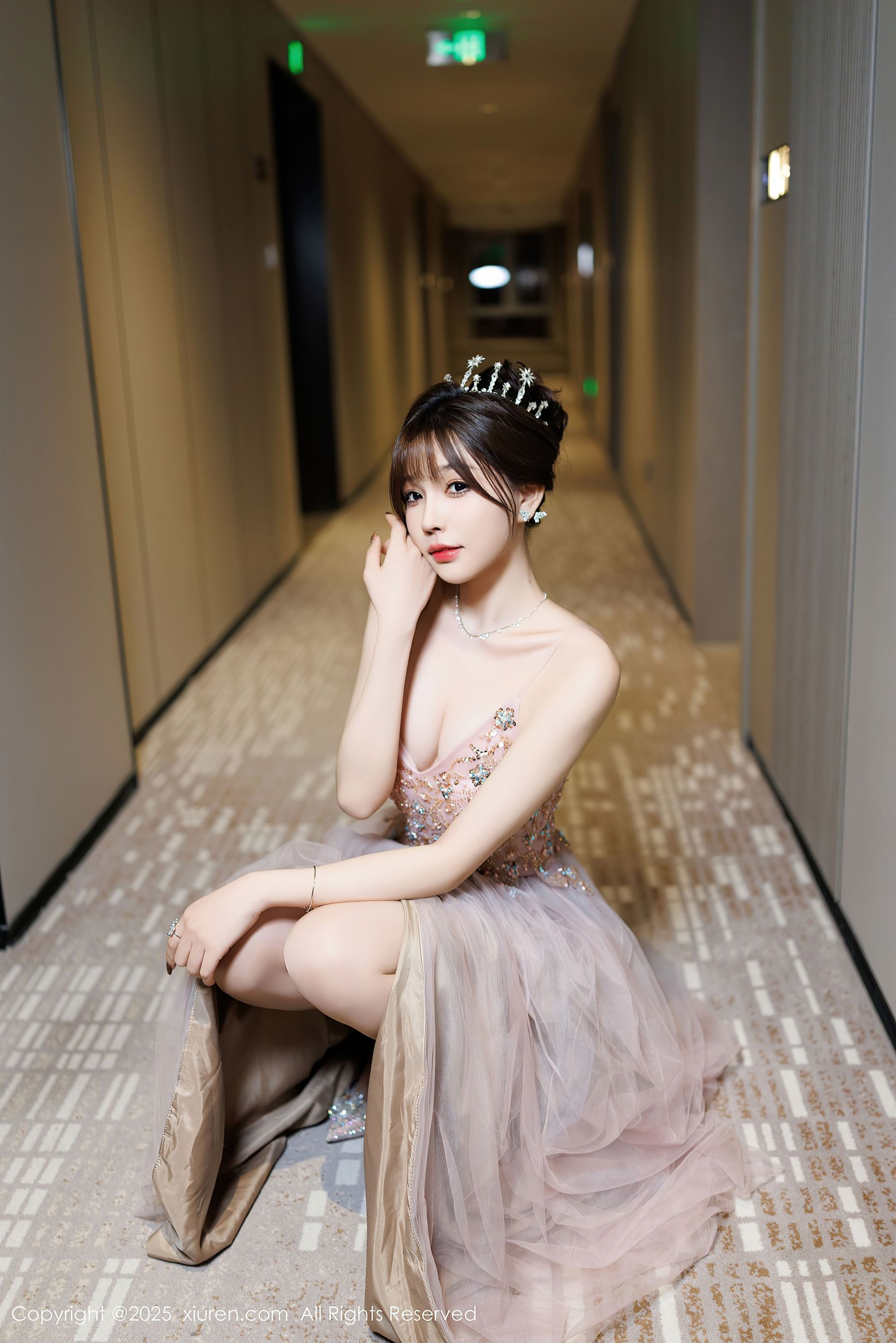秀人网 No.9699 徐莉芝Booty 丝袜美腿插图5