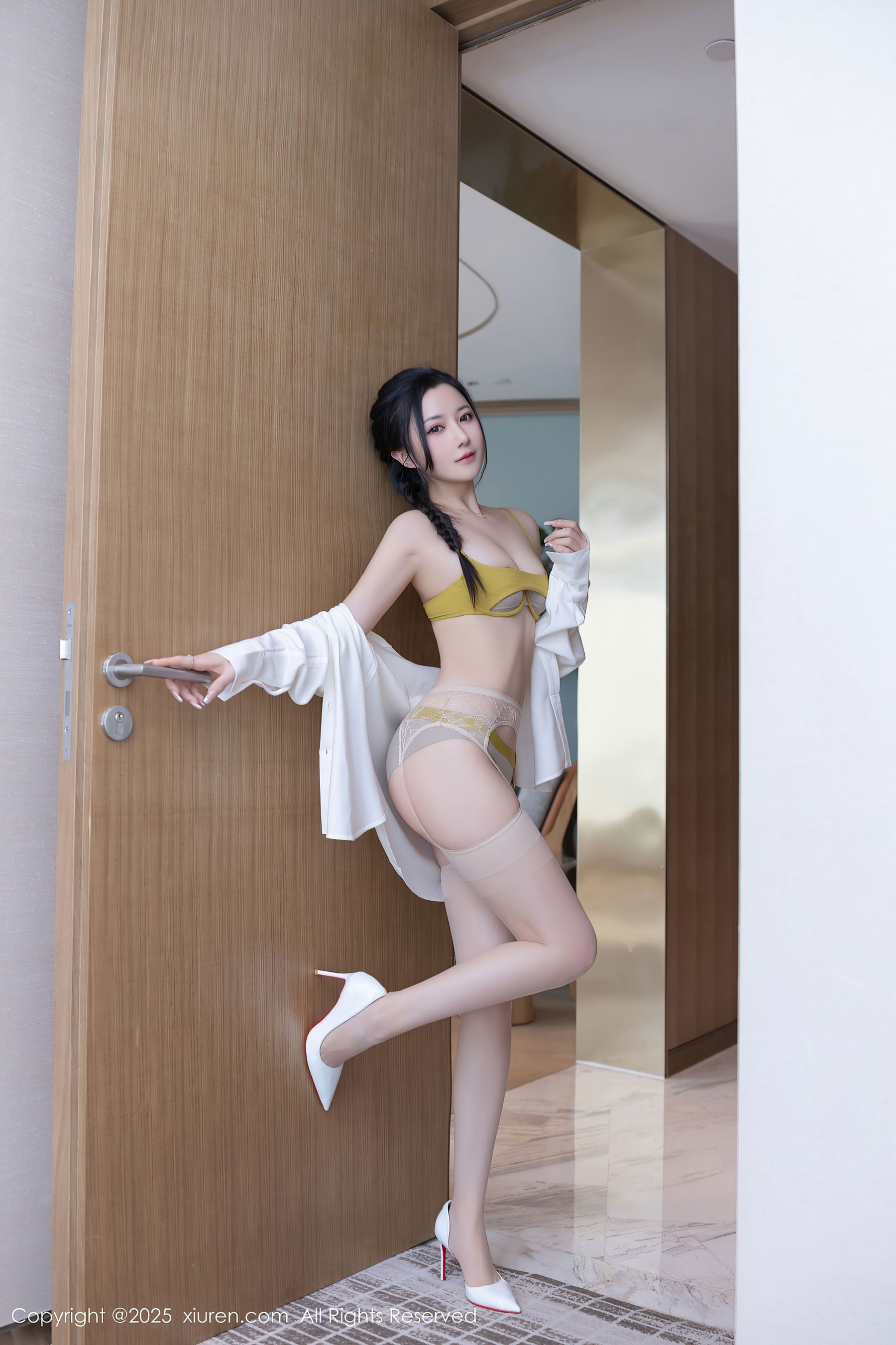 秀人网 No.9709 鱼子酱Fish 丝袜美腿插图8