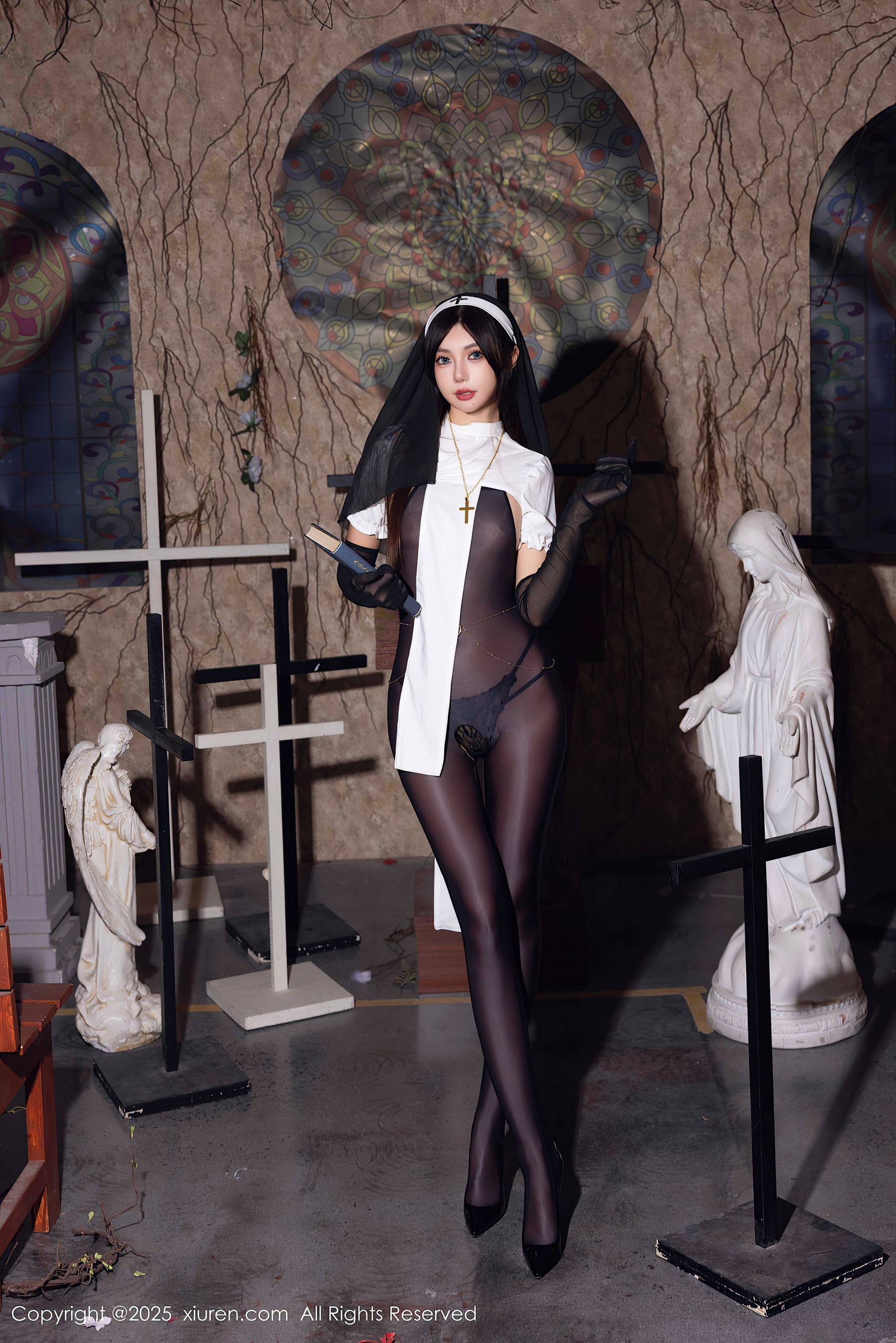 秀人网 No.9774 绮里嘉ula 黑丝美腿插图3