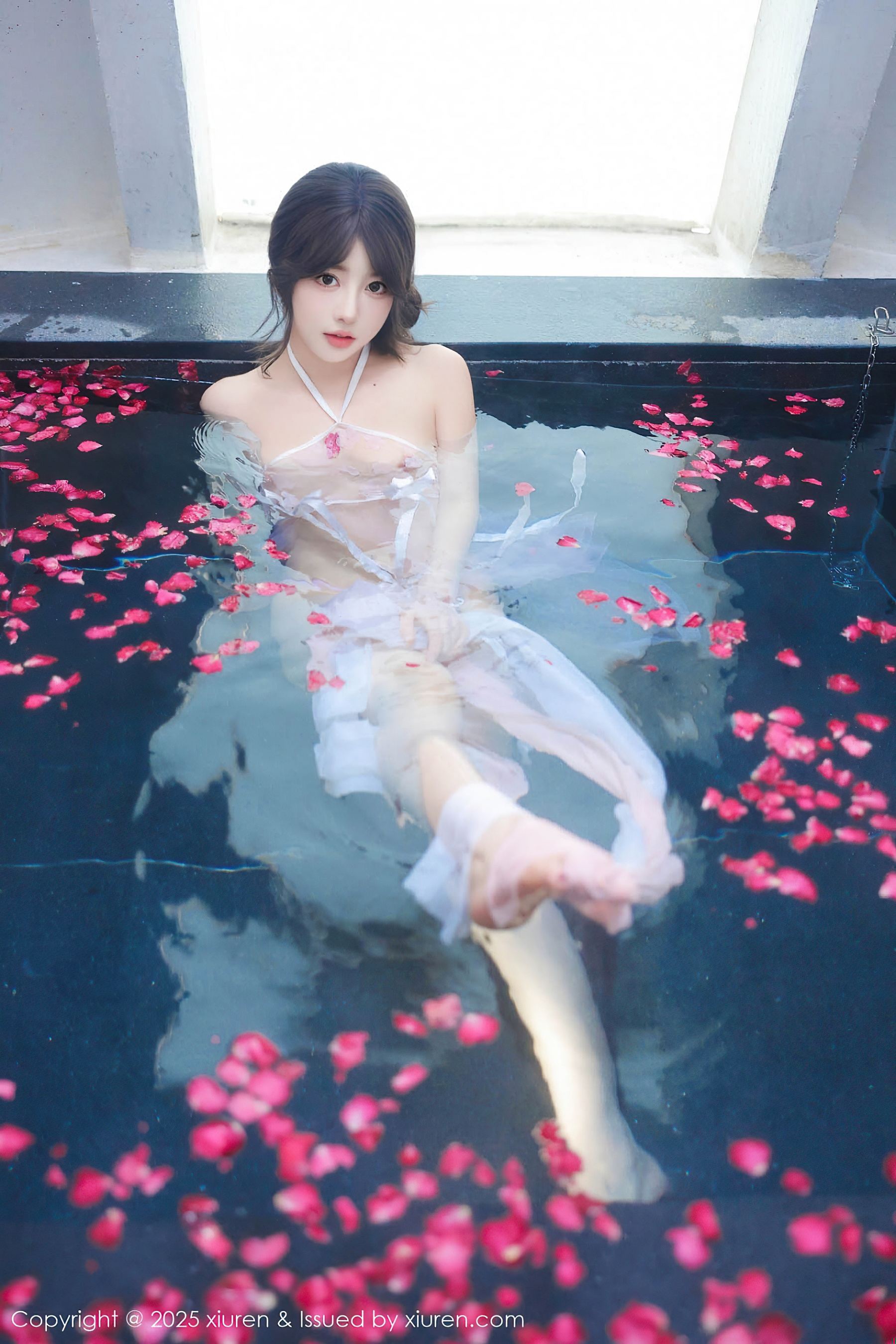 秀人网 No.9778 桃妖夭 浴池美腿插图3