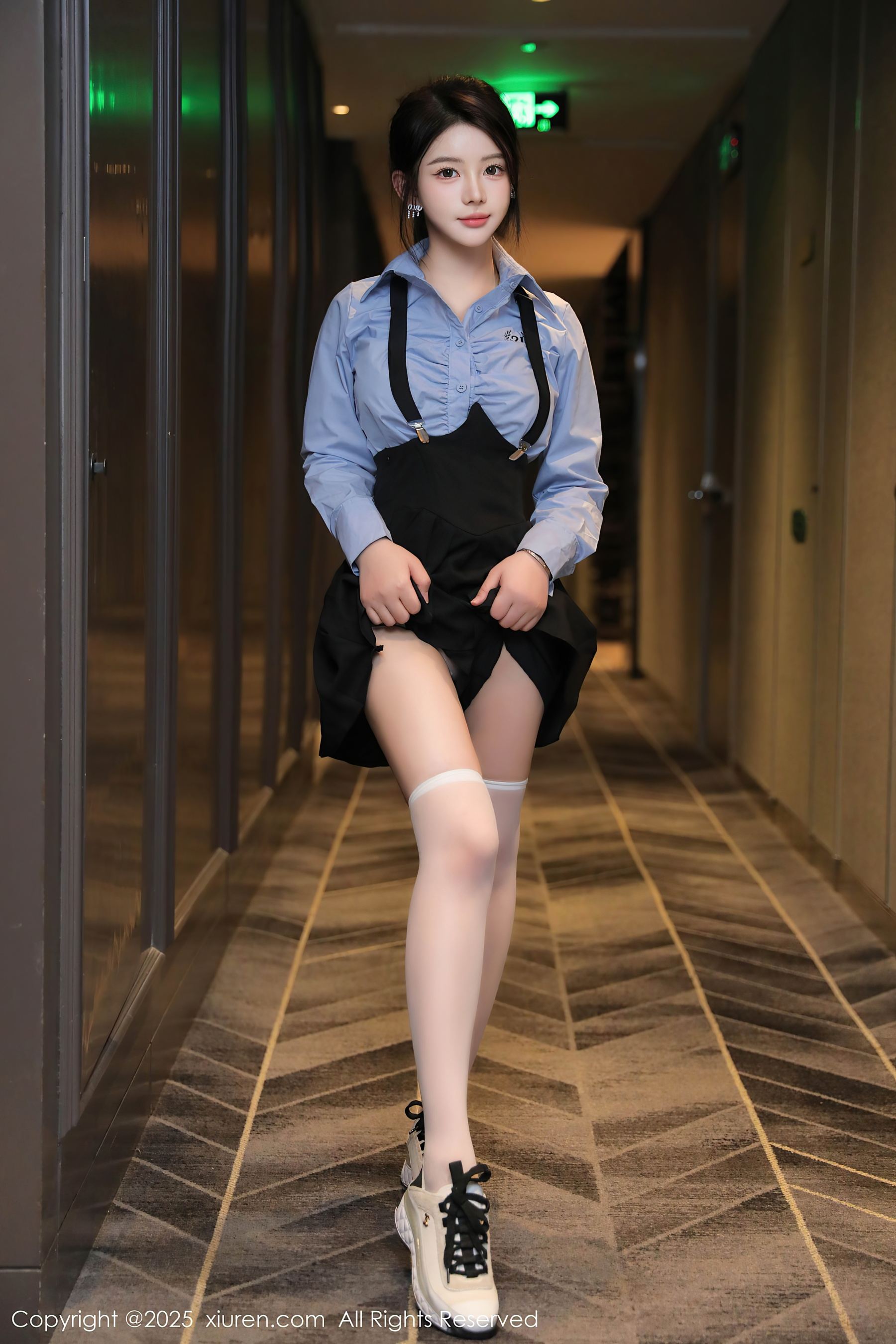 秀人网 No.9819 爱酱里 制服美腿插图1