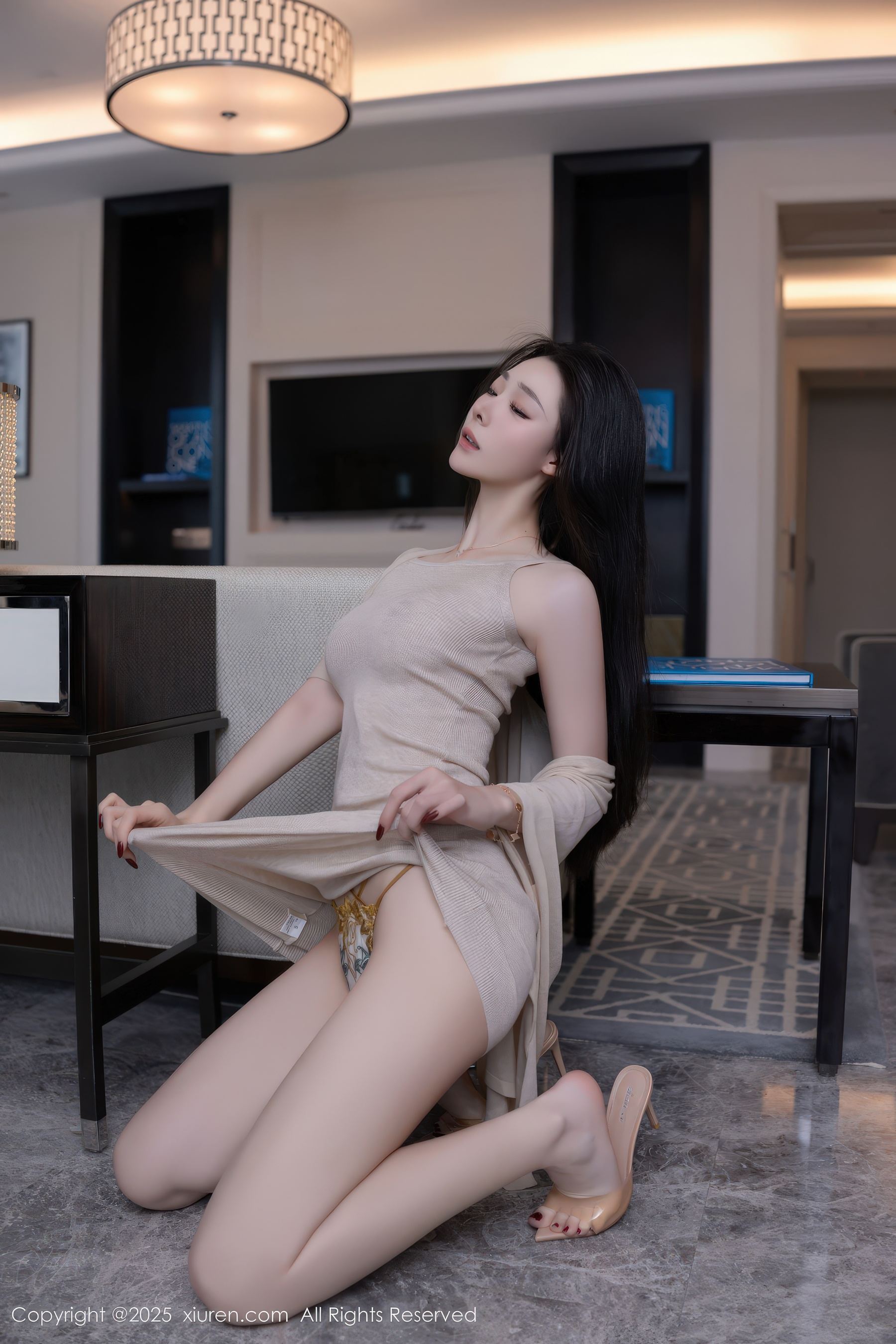 秀人网 No.9858 小逗逗 美腿性感插图6