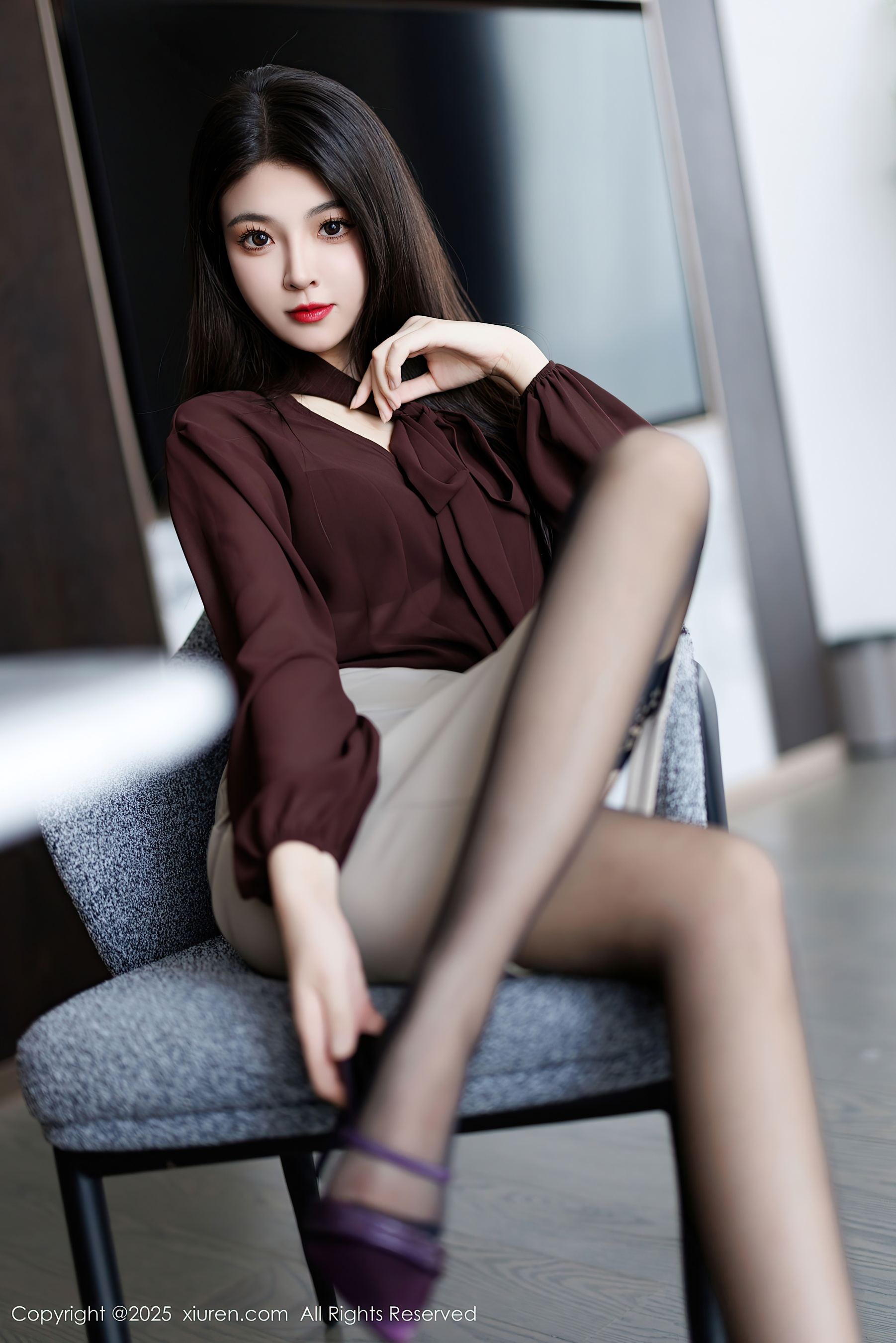 秀人网 No.9868 初梦瑶 黑丝美腿插图5