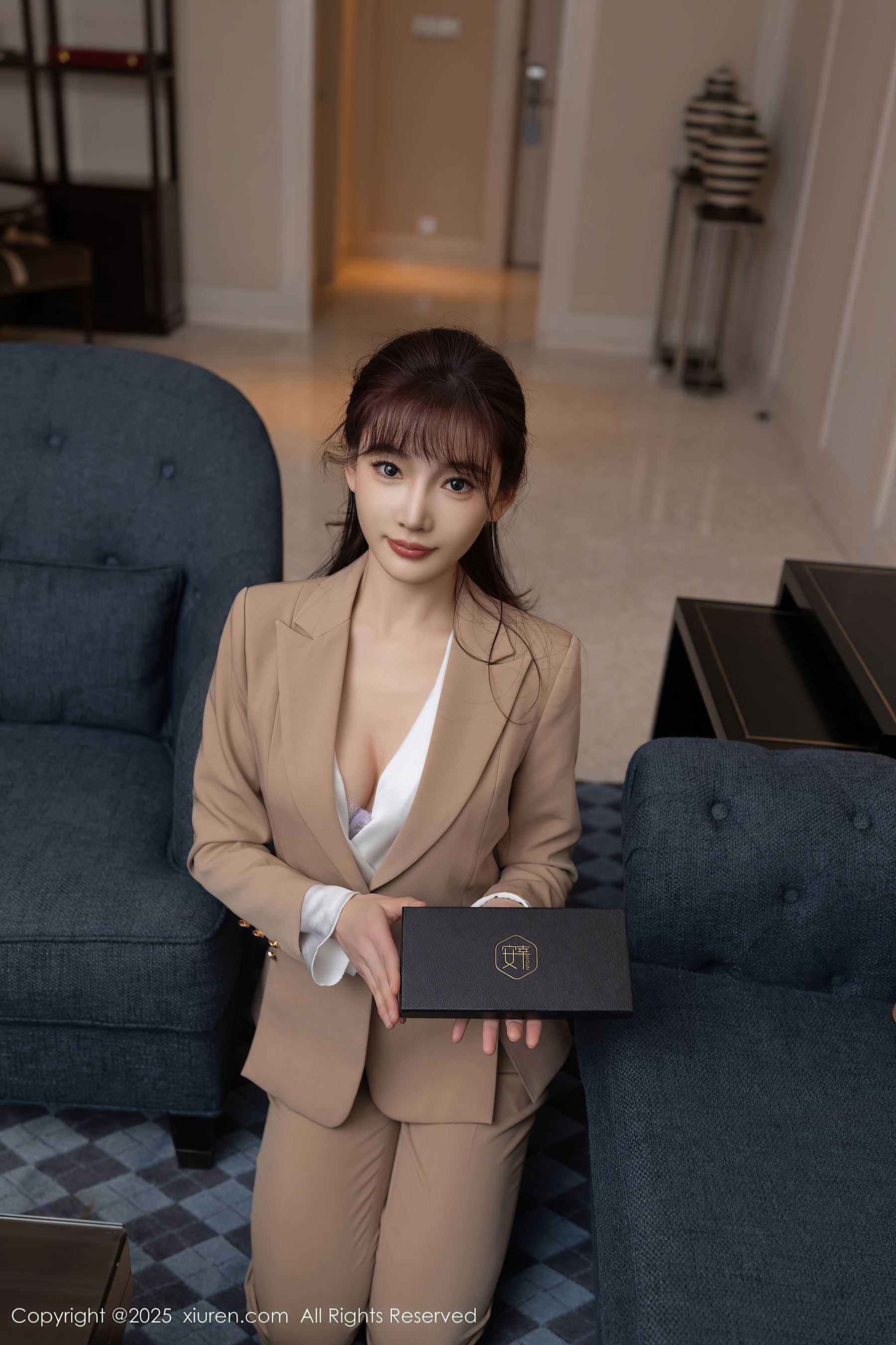 秀人网 No.9881 陆萱萱 丝袜美腿插图2